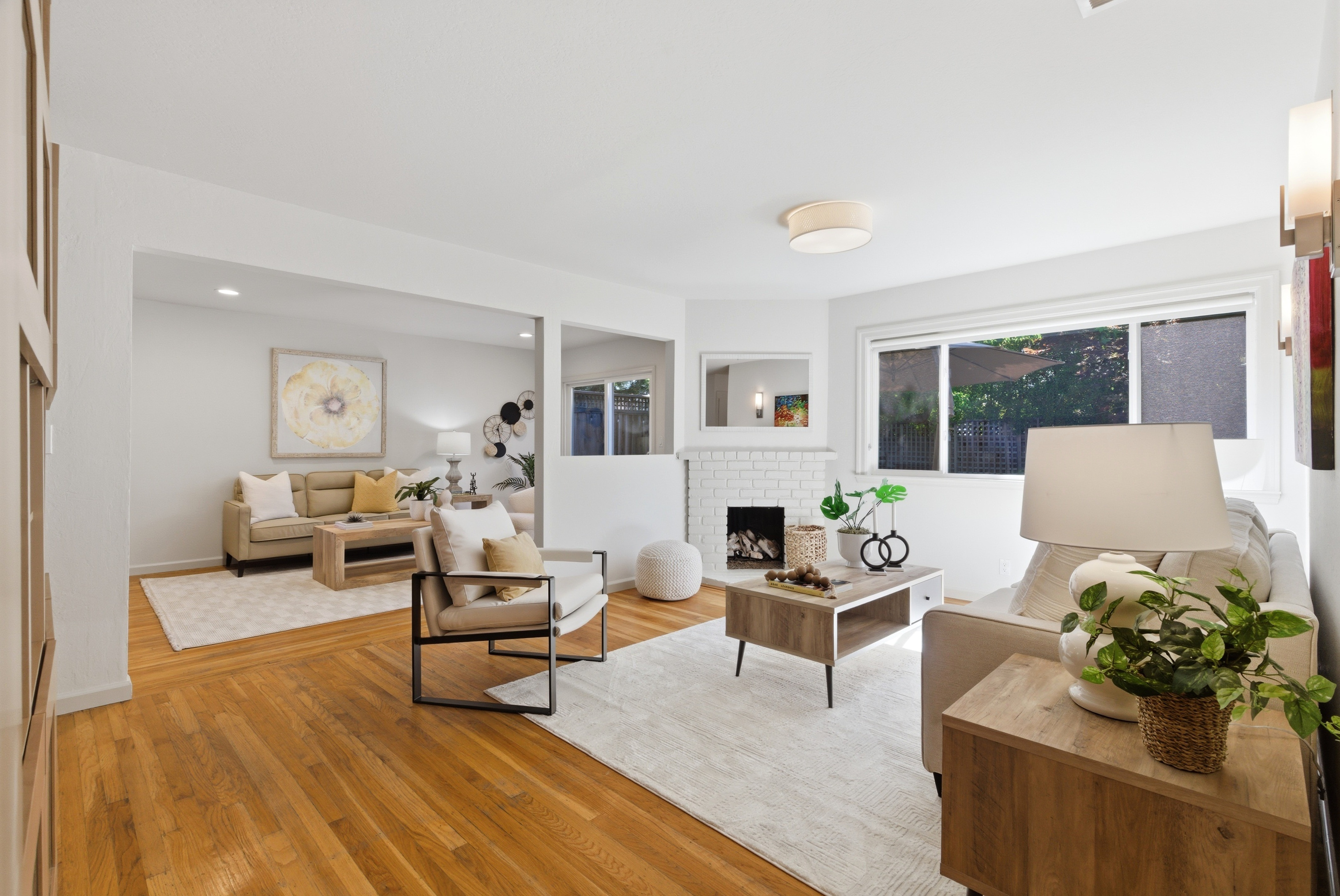  Private, Stylishly Updated Home in Prime Cambrian Location - 物件實景