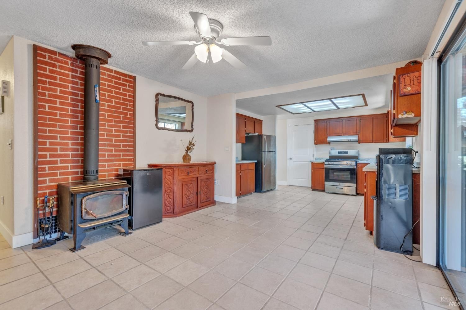 St. Helena, California, 94574, United States, 3 Bedrooms Bedrooms, ,2 BathroomsBathrooms,Residential,For Sale,1906770