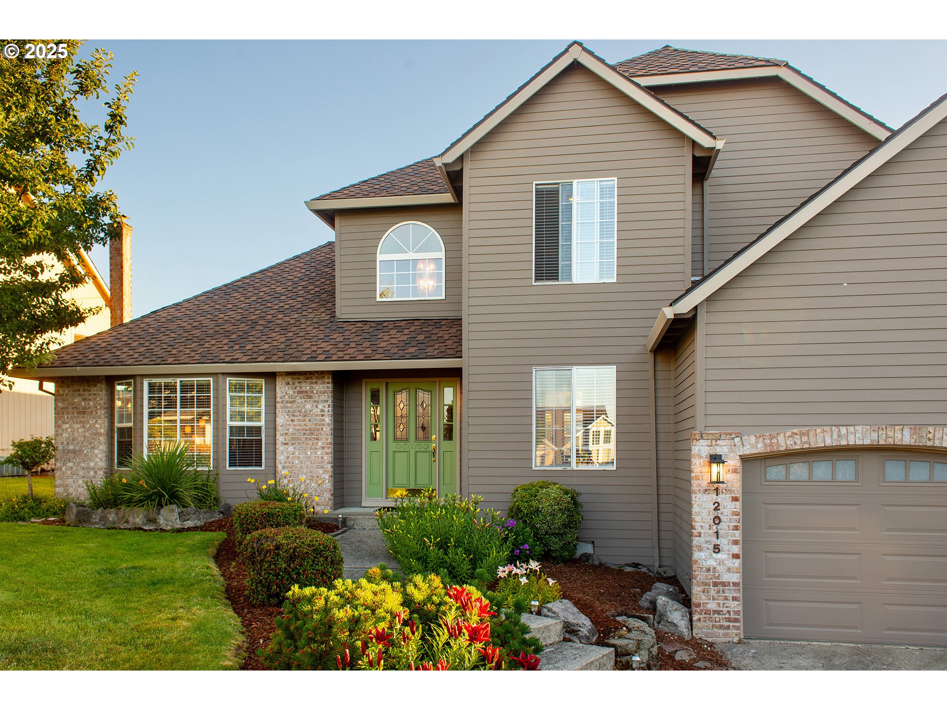 Clackamas, Oregon, 97015, United States, 3 Bedrooms Bedrooms, ,2 BathroomsBathrooms,Residential,For Sale,1868784