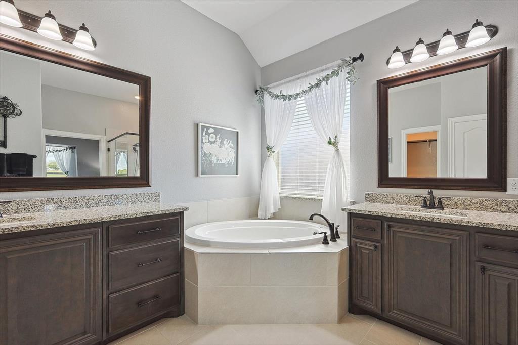 Midlothian, Texas, 76065, United States, 3 Bedrooms Bedrooms, ,3 BathroomsBathrooms,Residential,For Sale,1928080