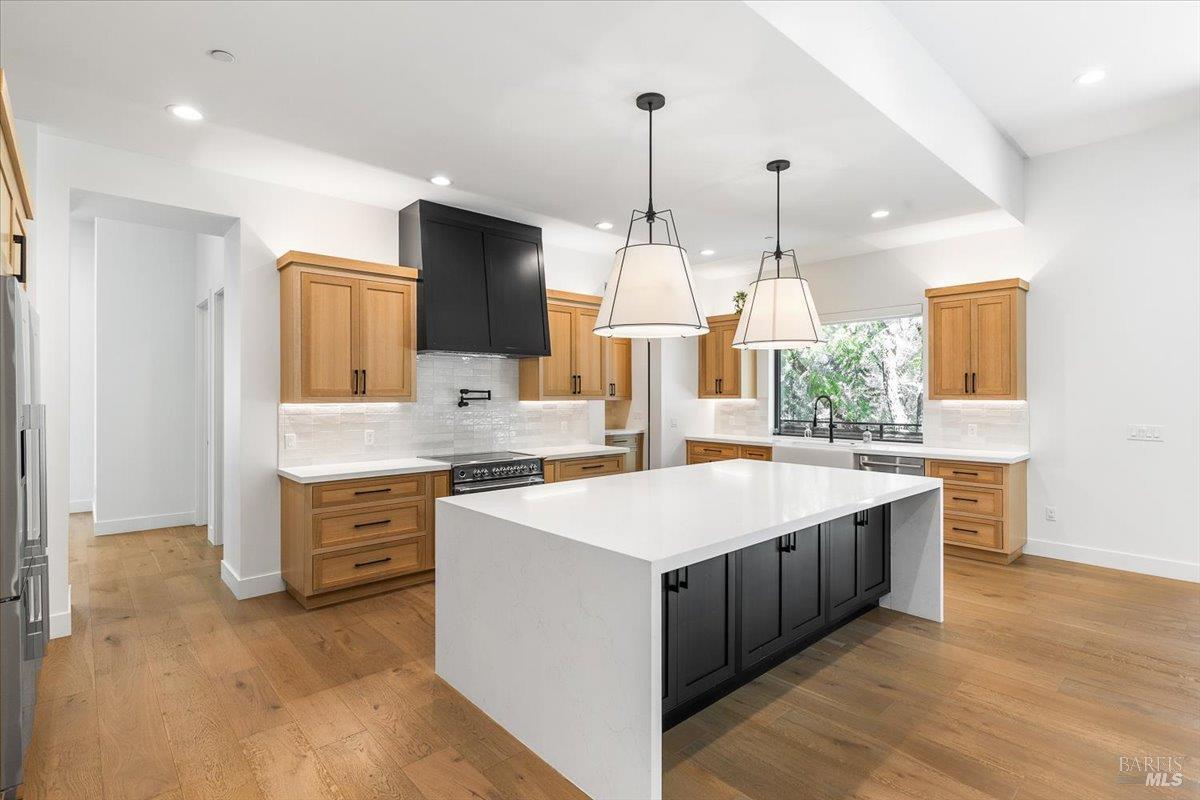 Santa Rosa, California, 95404, United States, 4 Bedrooms Bedrooms, ,4 BathroomsBathrooms,Residential,For Sale,1983418