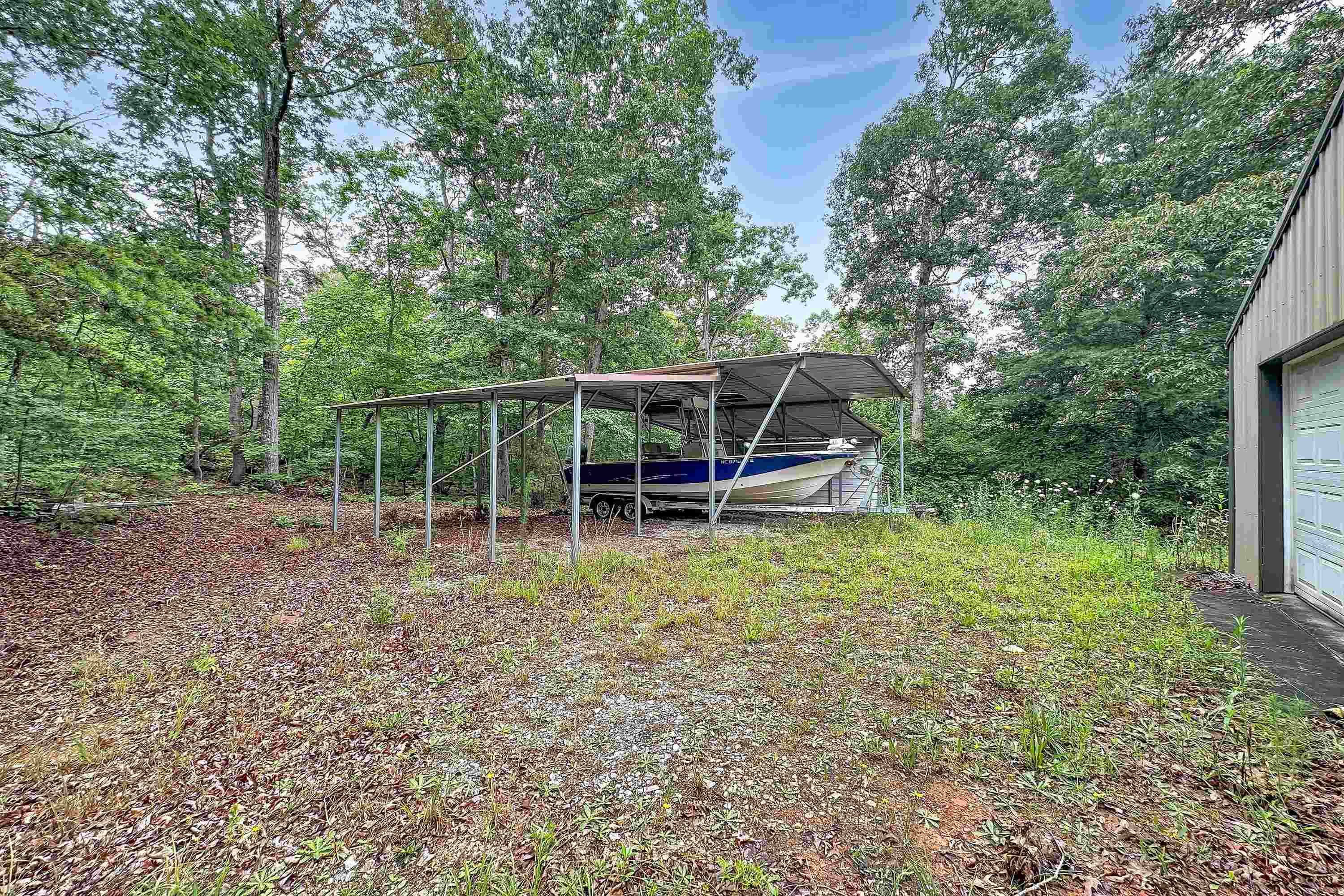 Landrum, South Carolina, 29356, United States, 5 Bedrooms Bedrooms, ,4 BathroomsBathrooms,Residential,For Sale,1868814