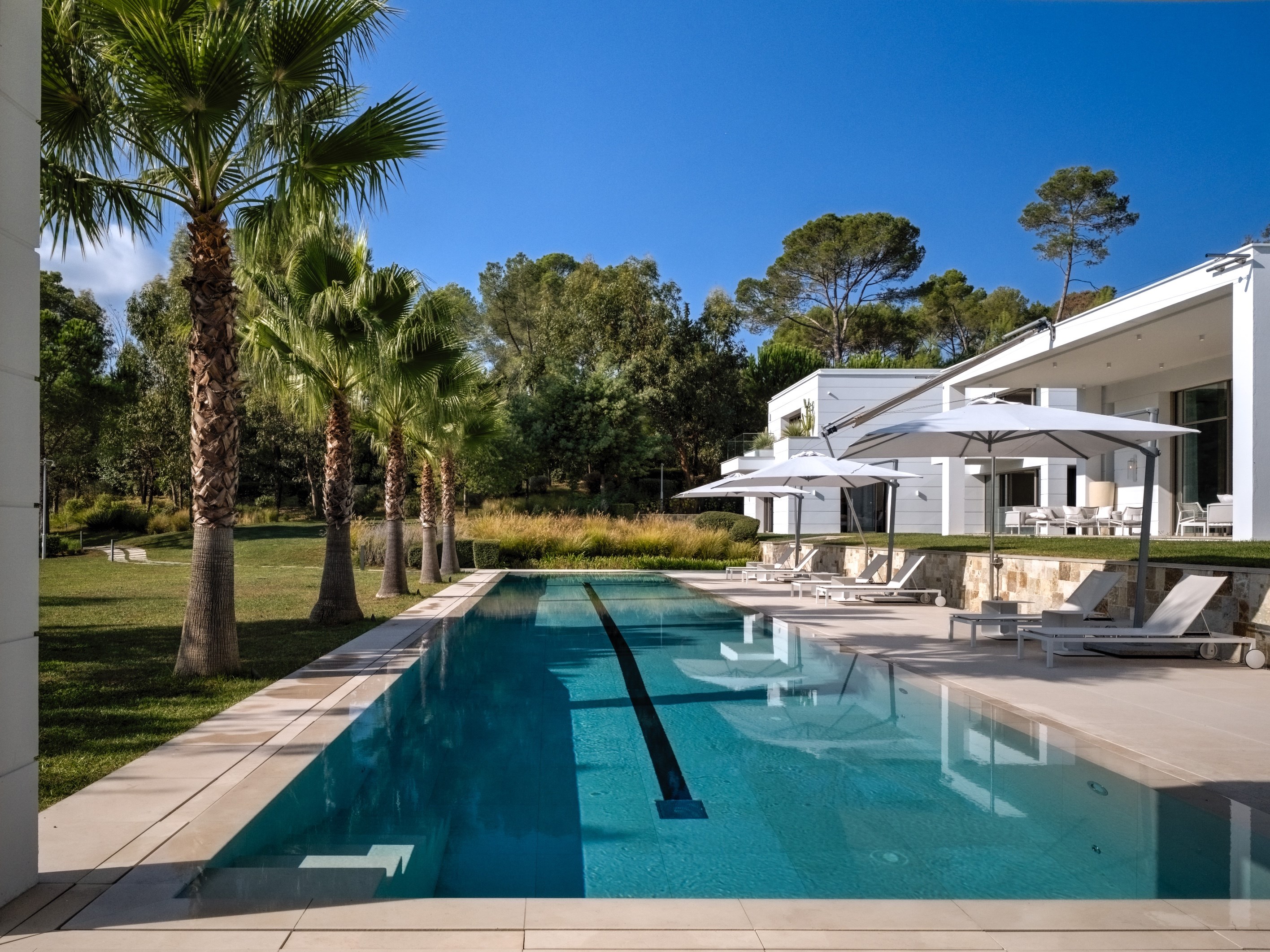  Contemporary luxury villa with guest house, wellness area and pool for sale in … - 物件實景