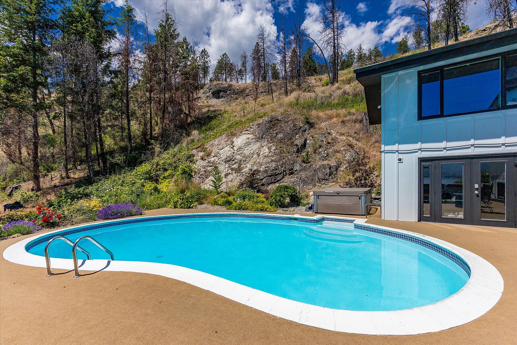  Timeless Design with a Pool - 物件實景