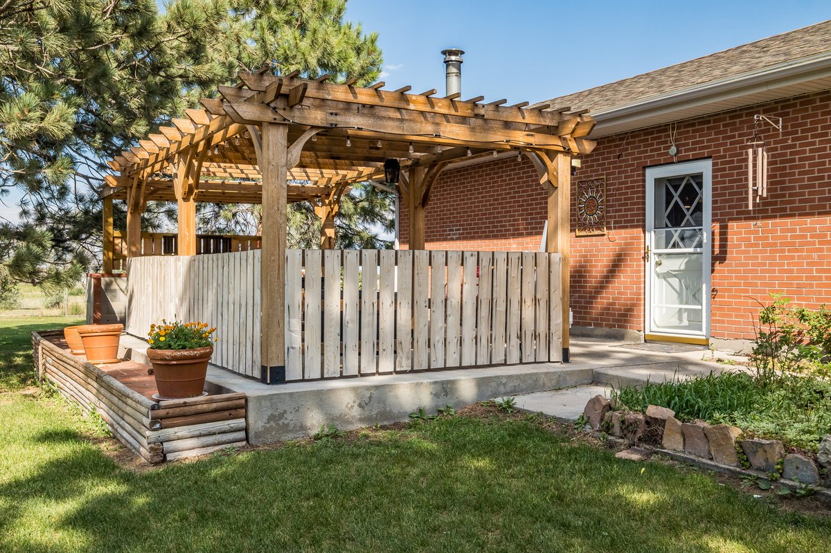 Cheyenne, Wyoming, 82009, United States, 3 Bedrooms Bedrooms, ,2 BathroomsBathrooms,Residential,For Sale,1976817