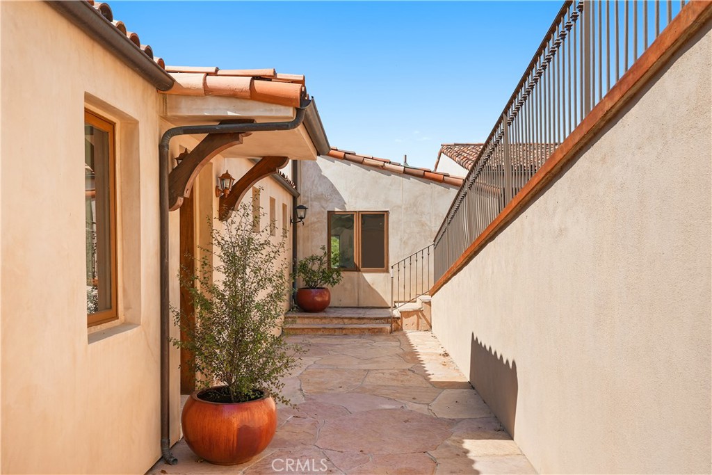 Laguna Beach, California, 92651, United States, 5 Bedrooms Bedrooms, ,6 BathroomsBathrooms,Residential,For Sale,1908512