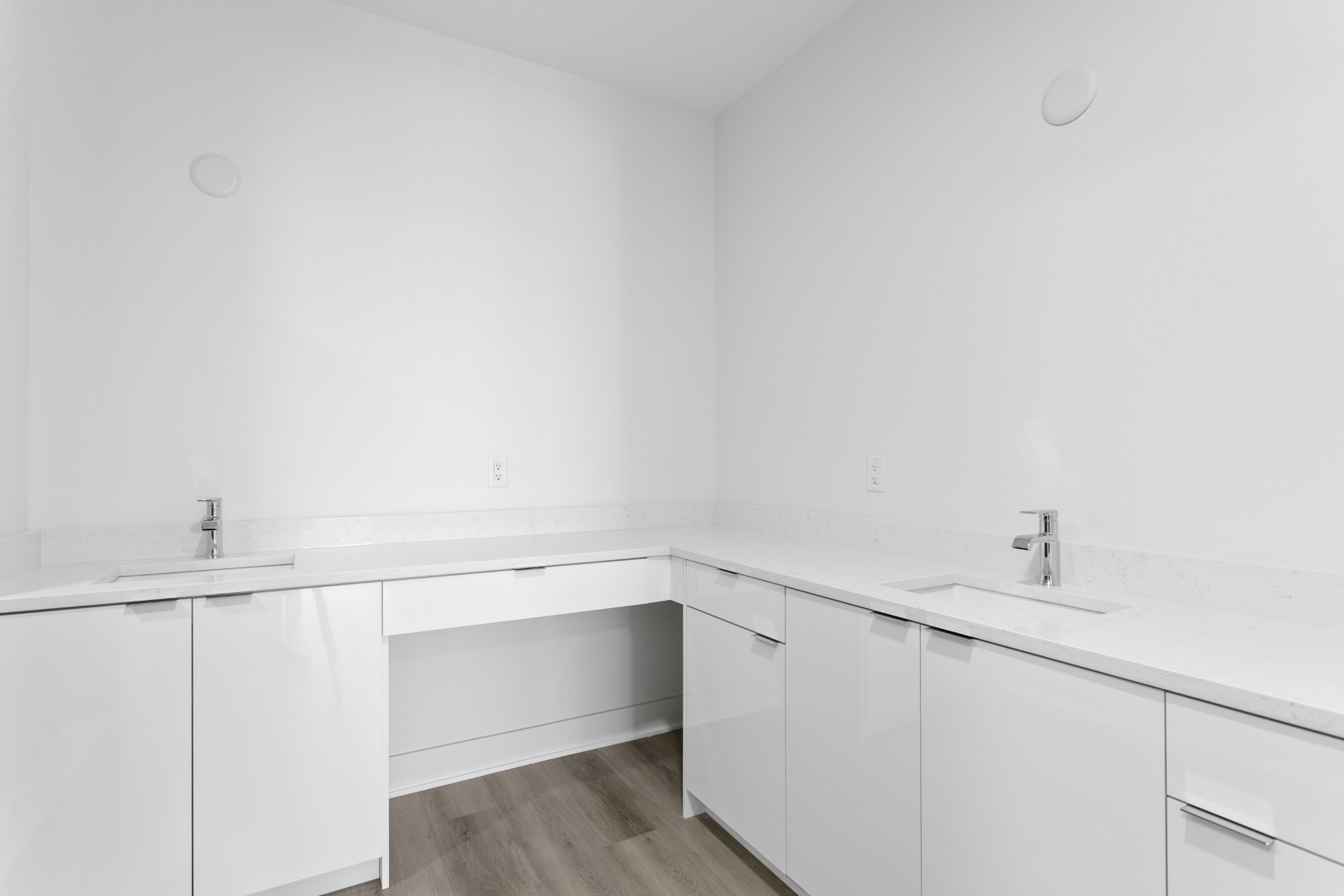 400 150th Ave # 302, Madeira Beach, Florida, 33708, United States, 3 Bedrooms Bedrooms, ,4 BathroomsBathrooms,Residential,For Sale,400 150th Ave # 302,1331506