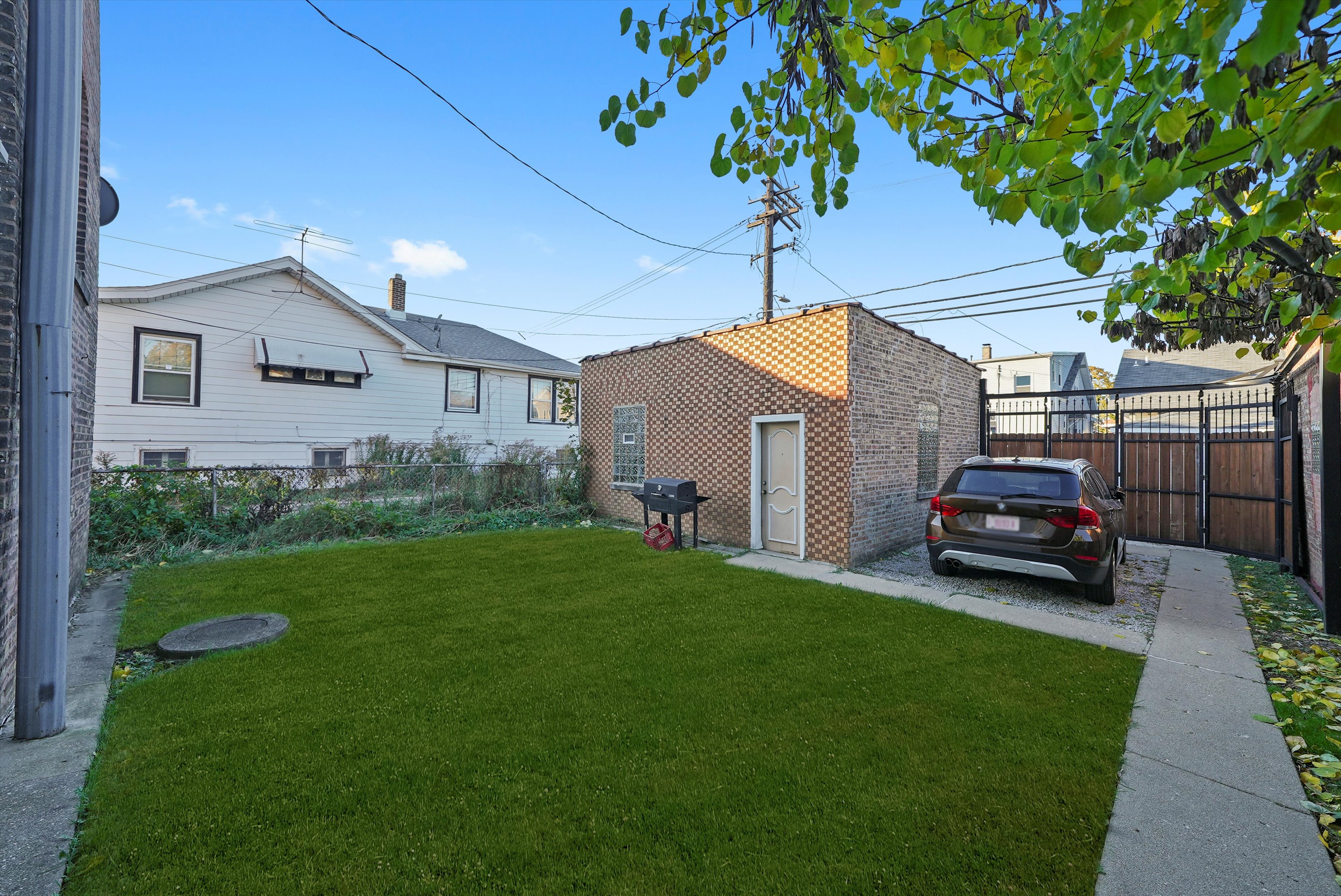 Chicago, Illinois, 60639, United States, 8 Bedrooms Bedrooms, ,3 BathroomsBathrooms,Residential,For Sale,1986101