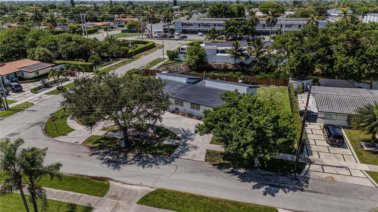 Miami, Florida, 33165, United States, 3 Bedrooms Bedrooms, ,2 BathroomsBathrooms,Residential,For Sale,1906706