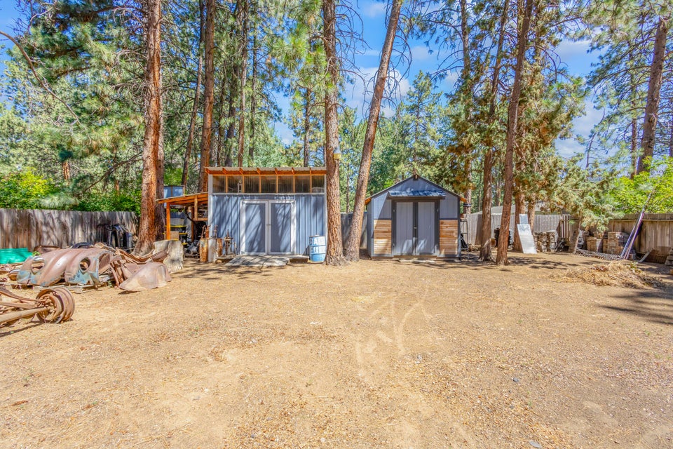 Bend, Oregon, 97702, United States, 3 Bedrooms Bedrooms, ,2 BathroomsBathrooms,Residential,For Sale,1891060