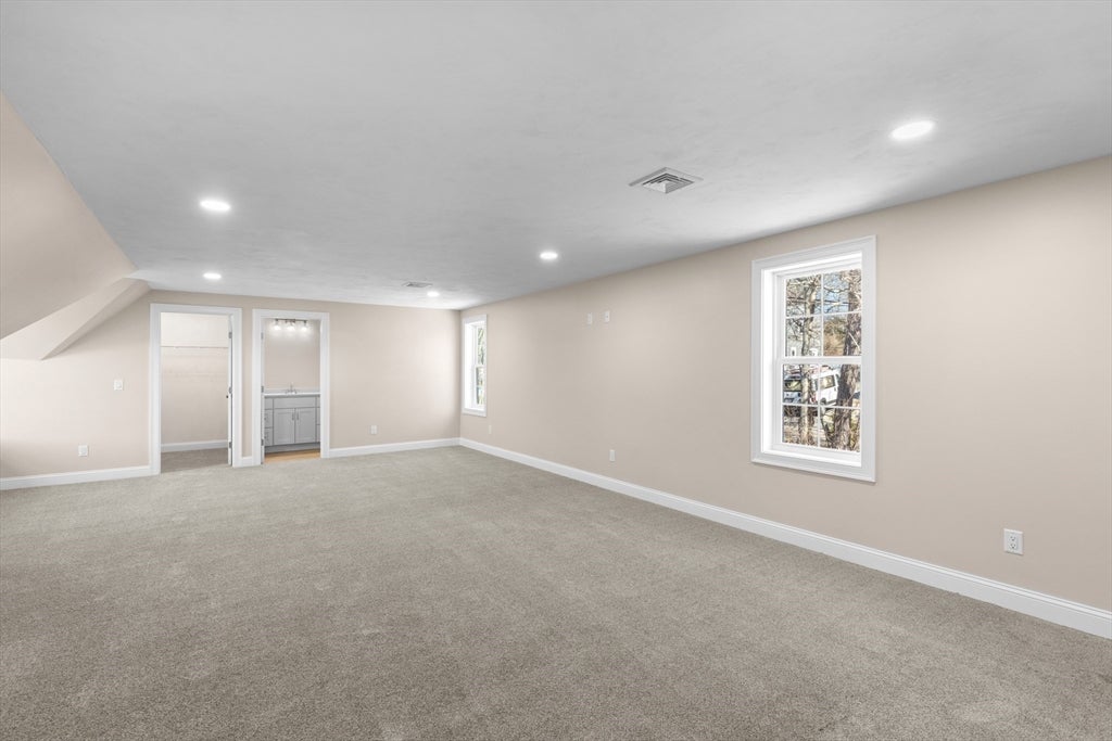 Plymouth, Massachusetts, 02360, United States, 3 Bedrooms Bedrooms, ,4 BathroomsBathrooms,Residential,For Sale,2048350