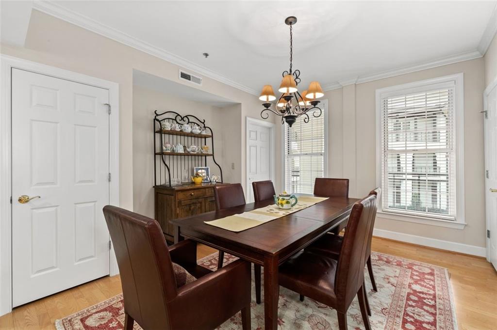 Atlanta, Georgia, 30327, United States, 2 Bedrooms Bedrooms, ,3 BathroomsBathrooms,Residential,For Sale,1895393