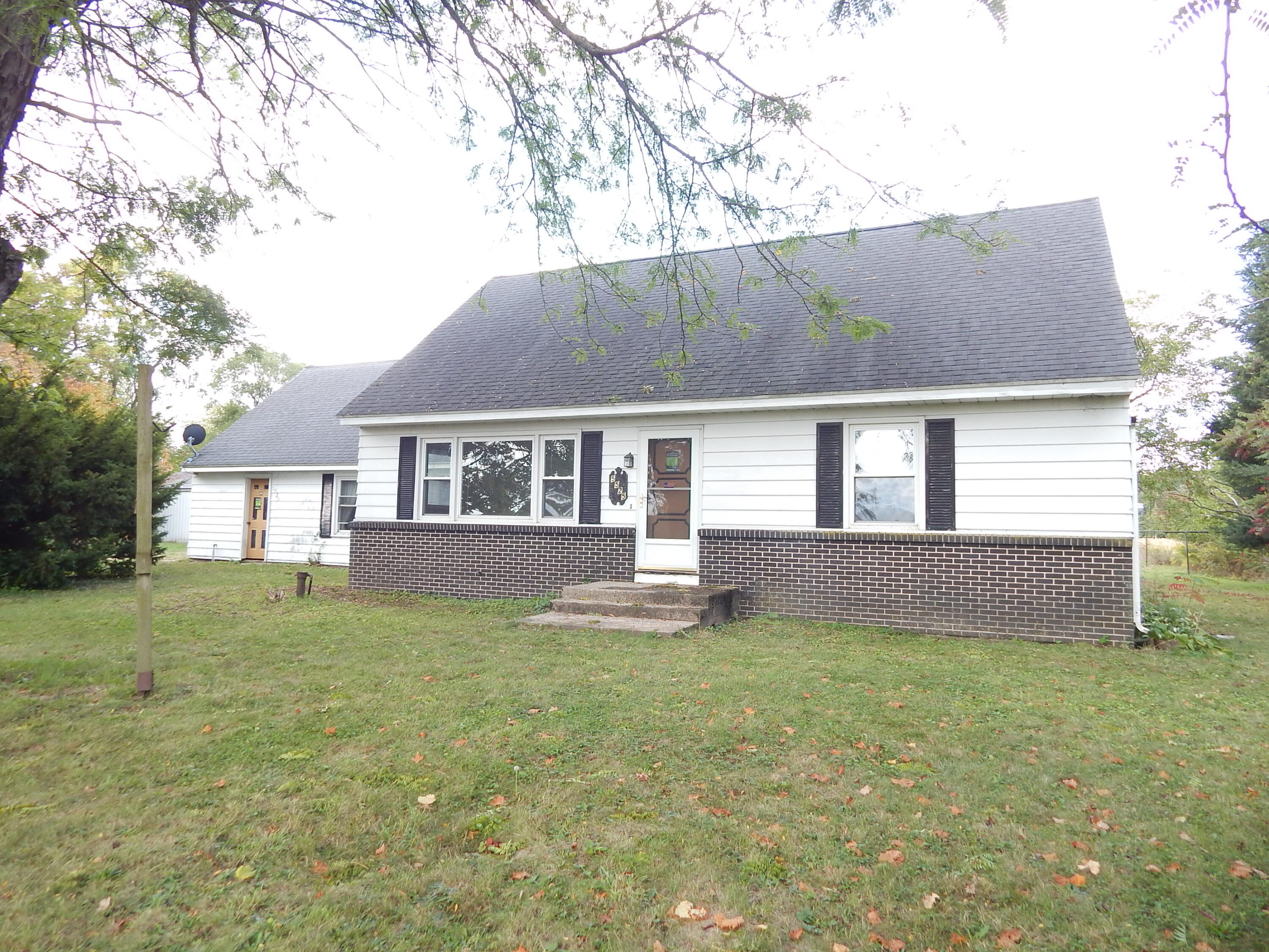 Peach Ridge Ave, Comstock Park, MI 49321