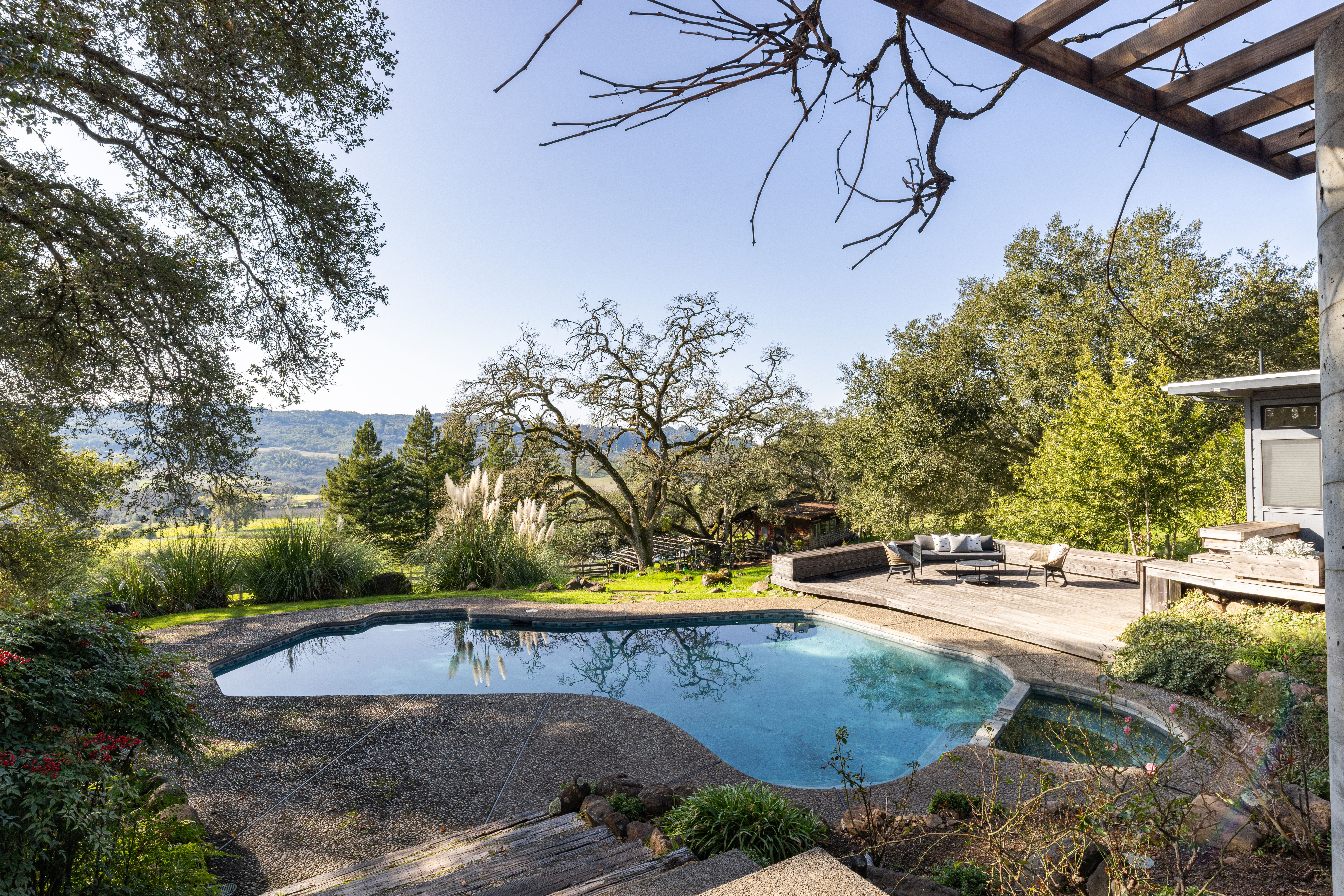  Mid-Century Contemporary Gem on 33 Acres - 物件實景