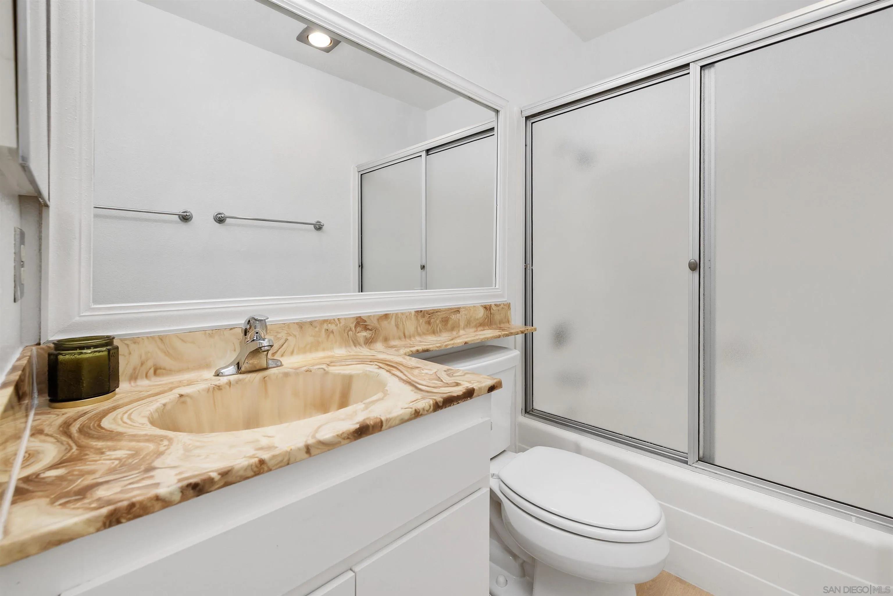 San Diego, California, 92123, United States, 3 Bedrooms Bedrooms, ,2 BathroomsBathrooms,Residential,For Sale,1897530