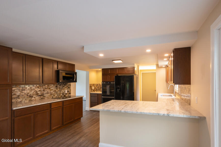 Summit, New York, 12175, United States, 3 Bedrooms Bedrooms, ,4 BathroomsBathrooms,Residential,For Sale,1942619