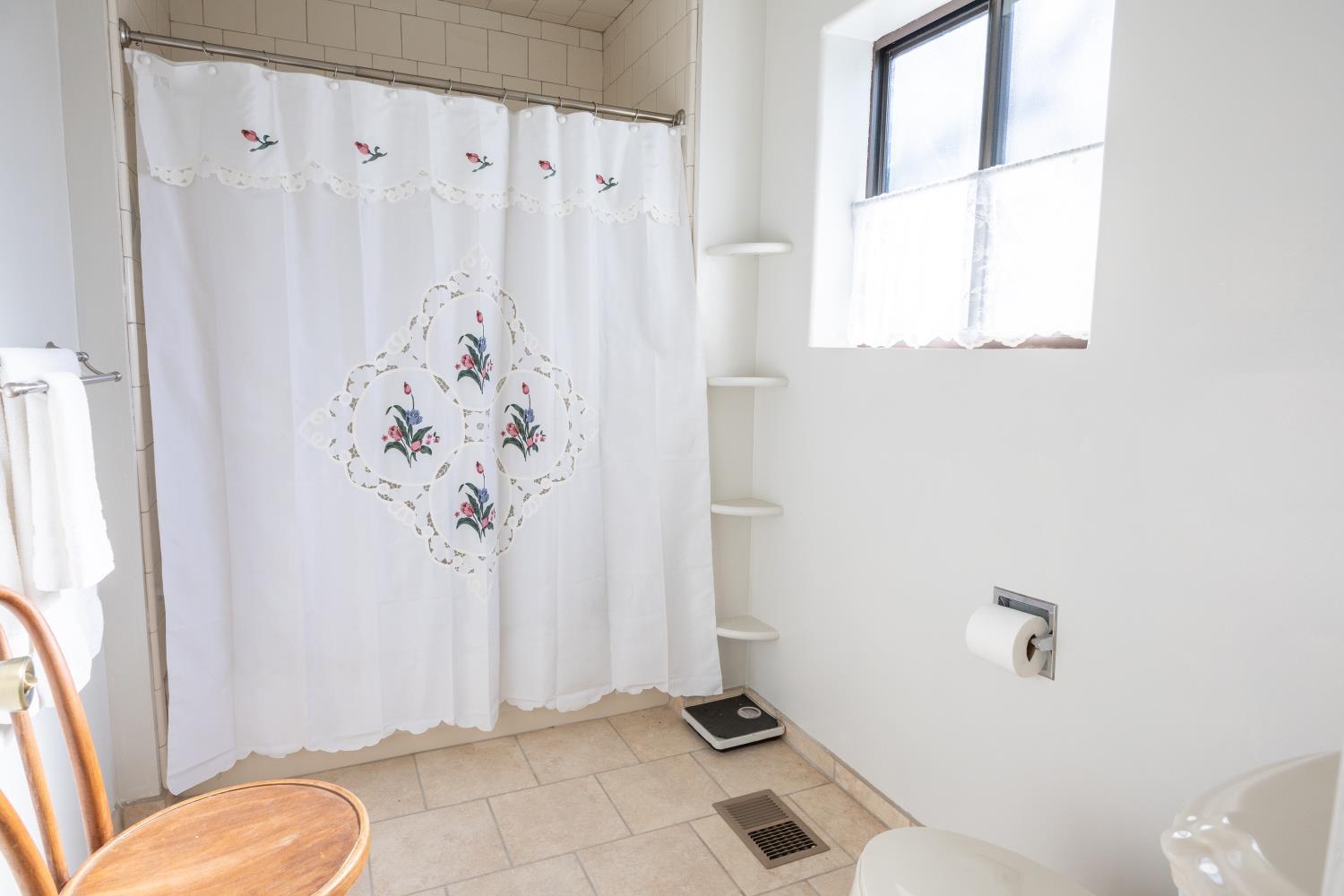 Yosemite West, California, 95389, United States, 5 Bedrooms Bedrooms, ,4 BathroomsBathrooms,Residential,For Sale,2005695