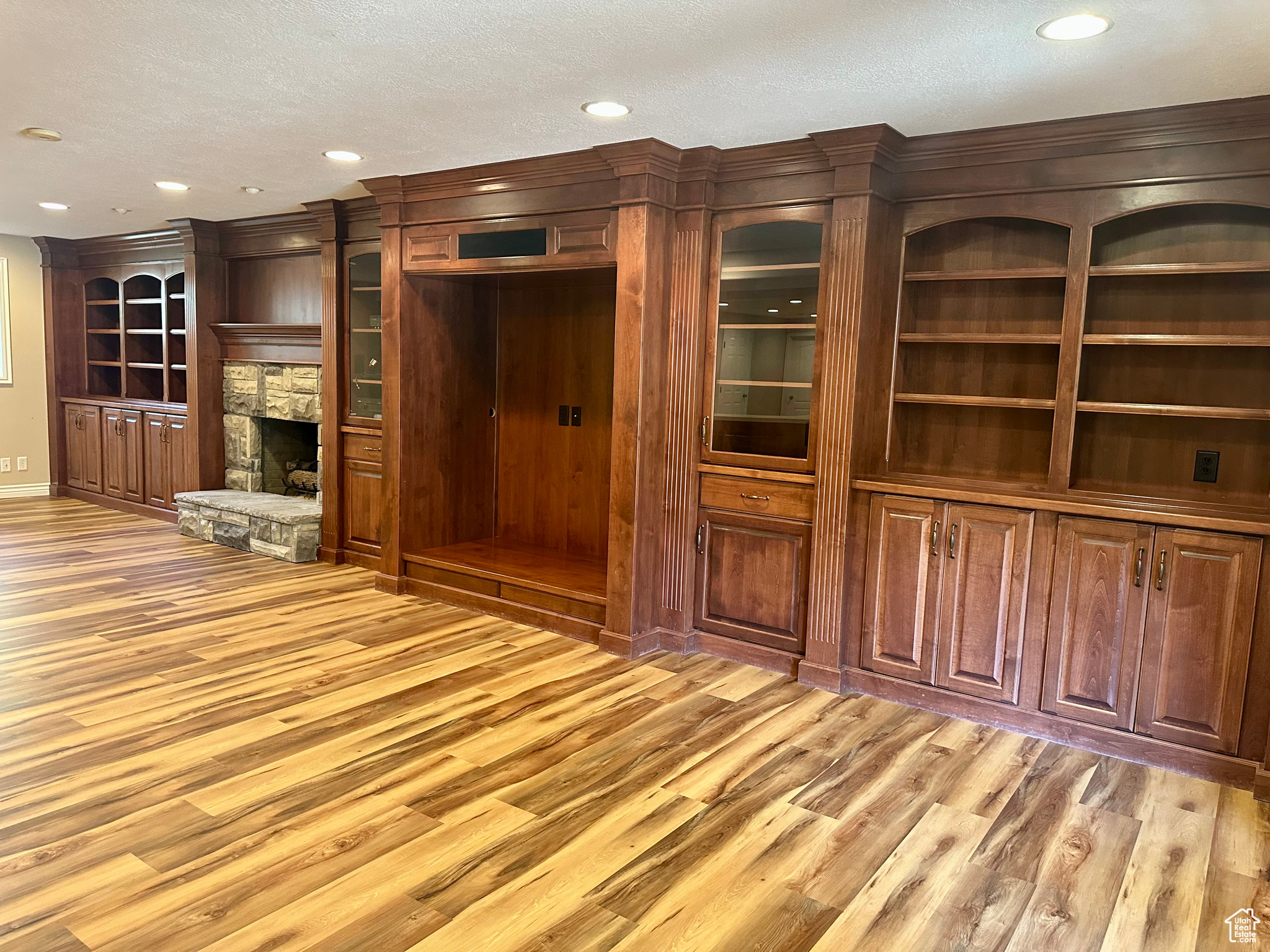 Logan, Utah, 84321, United States, 6 Bedrooms Bedrooms, ,7 BathroomsBathrooms,Residential,For Sale,1975254