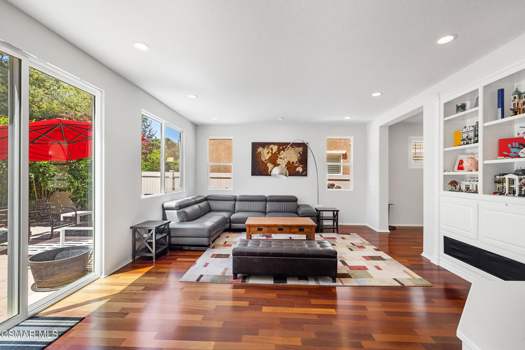 Newbury Park, California, 91320, United States, 4 Bedrooms Bedrooms, ,3 BathroomsBathrooms,Residential,For Sale,1899538