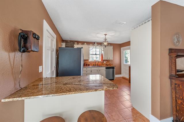 Winona, Texas, 75792, United States, 4 Bedrooms Bedrooms, ,2 BathroomsBathrooms,Residential,For Sale,1995143