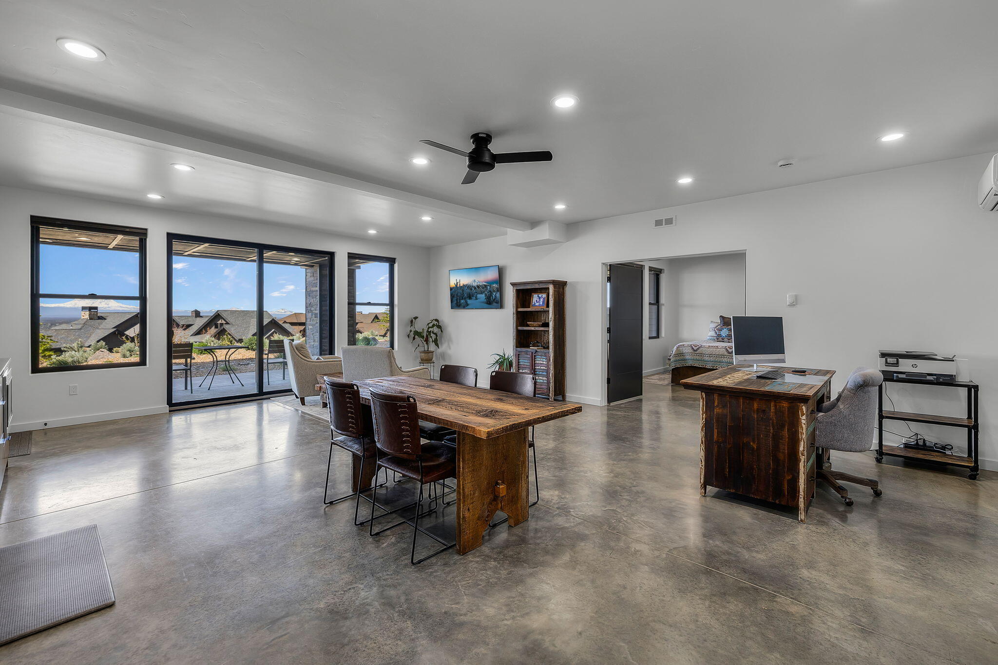 Powell Butte, Oregon, 97753, United States, 4 Bedrooms Bedrooms, ,5 BathroomsBathrooms,Residential,For Sale,1804820