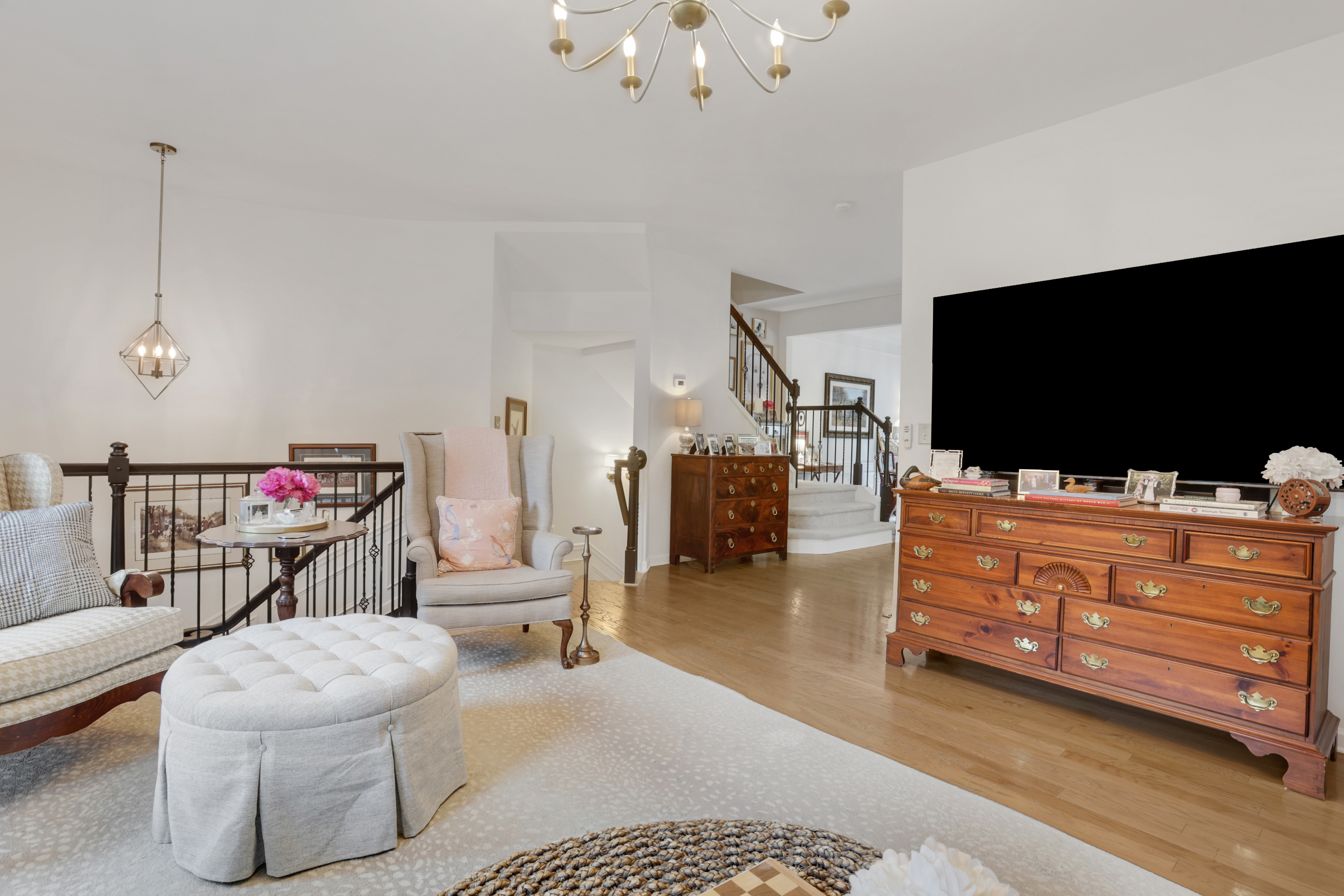  Charming Townhome in Desirable Area - 物件實景