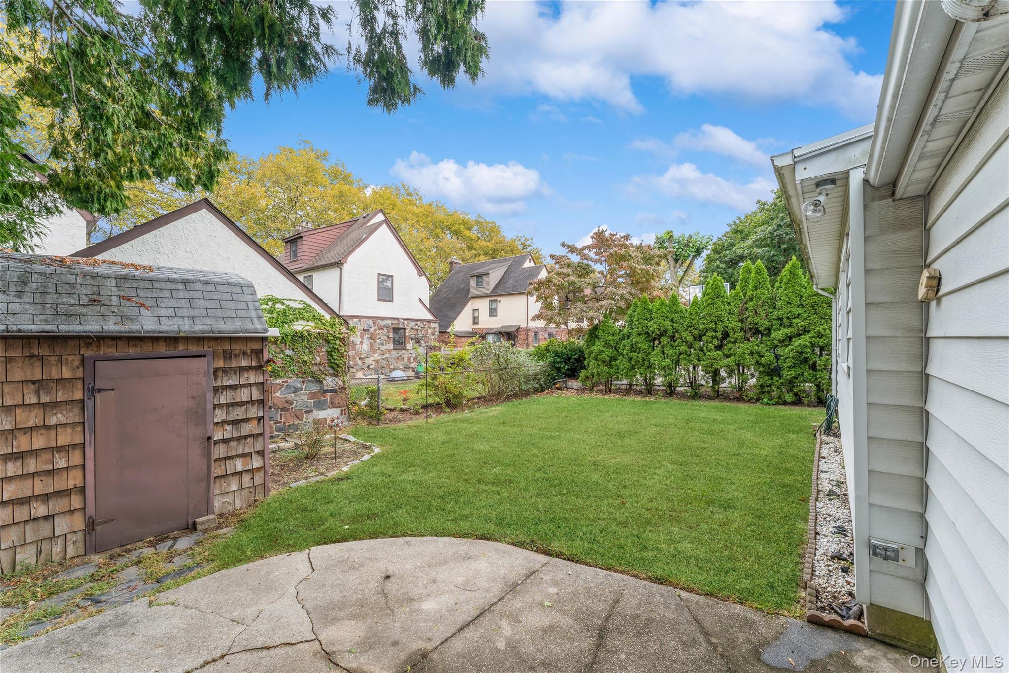 Williston Park, New York, 11596, United States, 3 Bedrooms Bedrooms, ,2 BathroomsBathrooms,Residential,For Sale,1960475