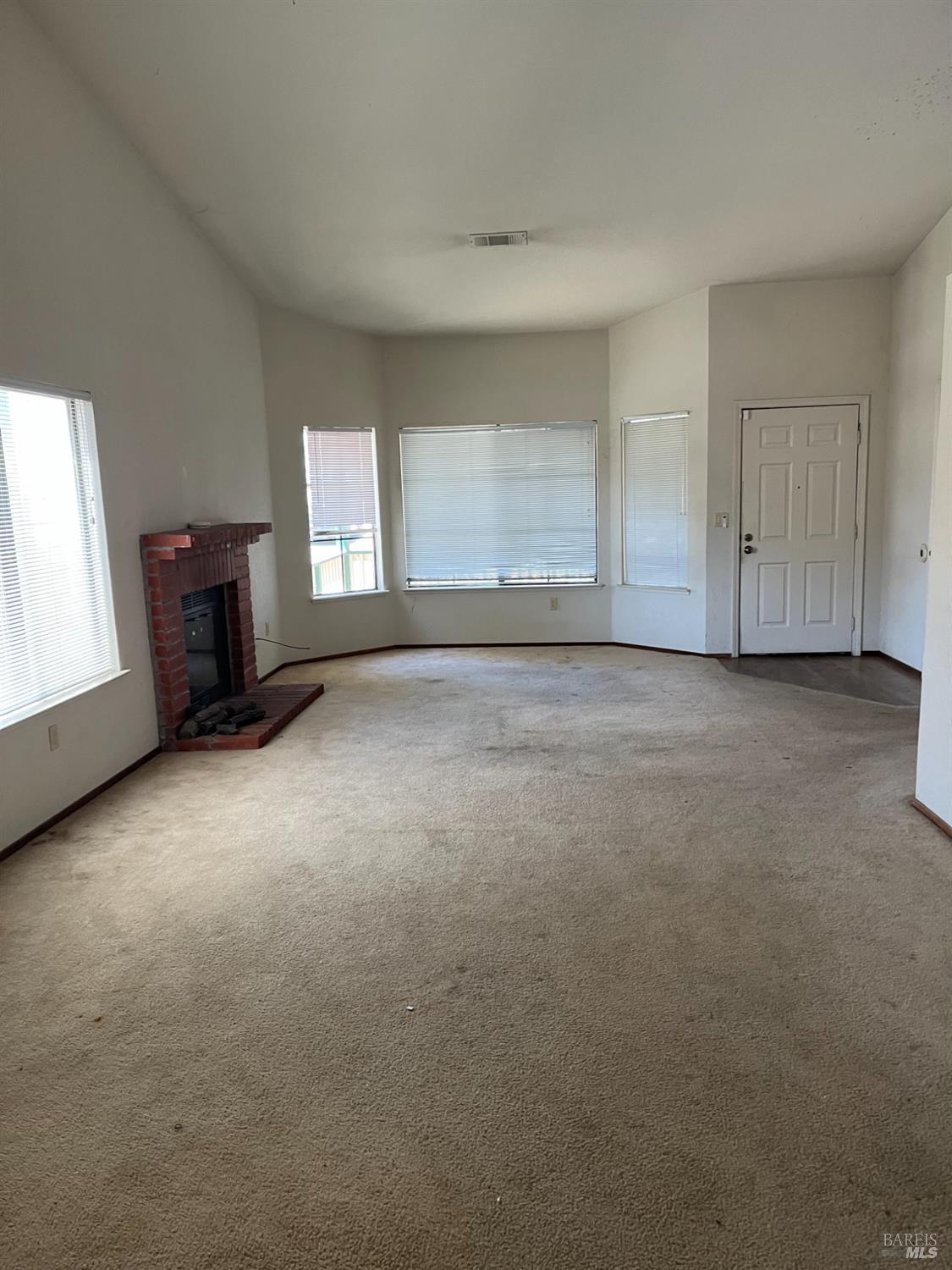 Vacaville, California, 95687, United States, 3 Bedrooms Bedrooms, ,2 BathroomsBathrooms,Residential,For Sale,1909138