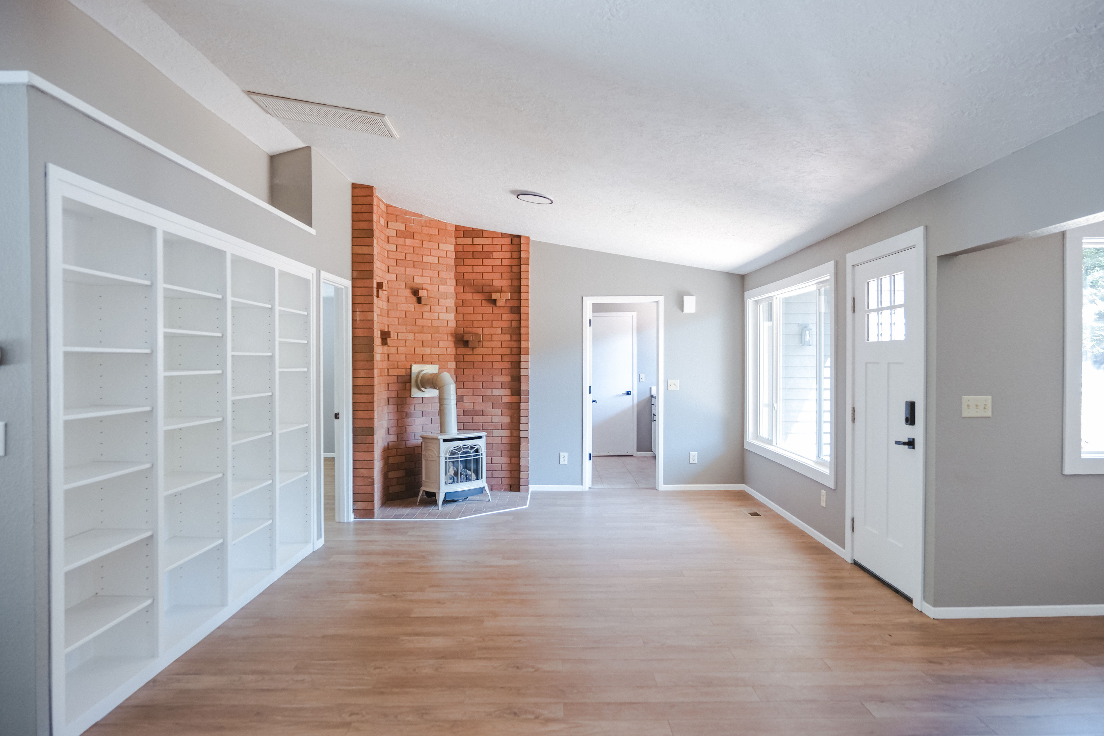 Lincoln City, Oregon, 97367, United States, 3 Bedrooms Bedrooms, ,2 BathroomsBathrooms,Residential,For Sale,1976632