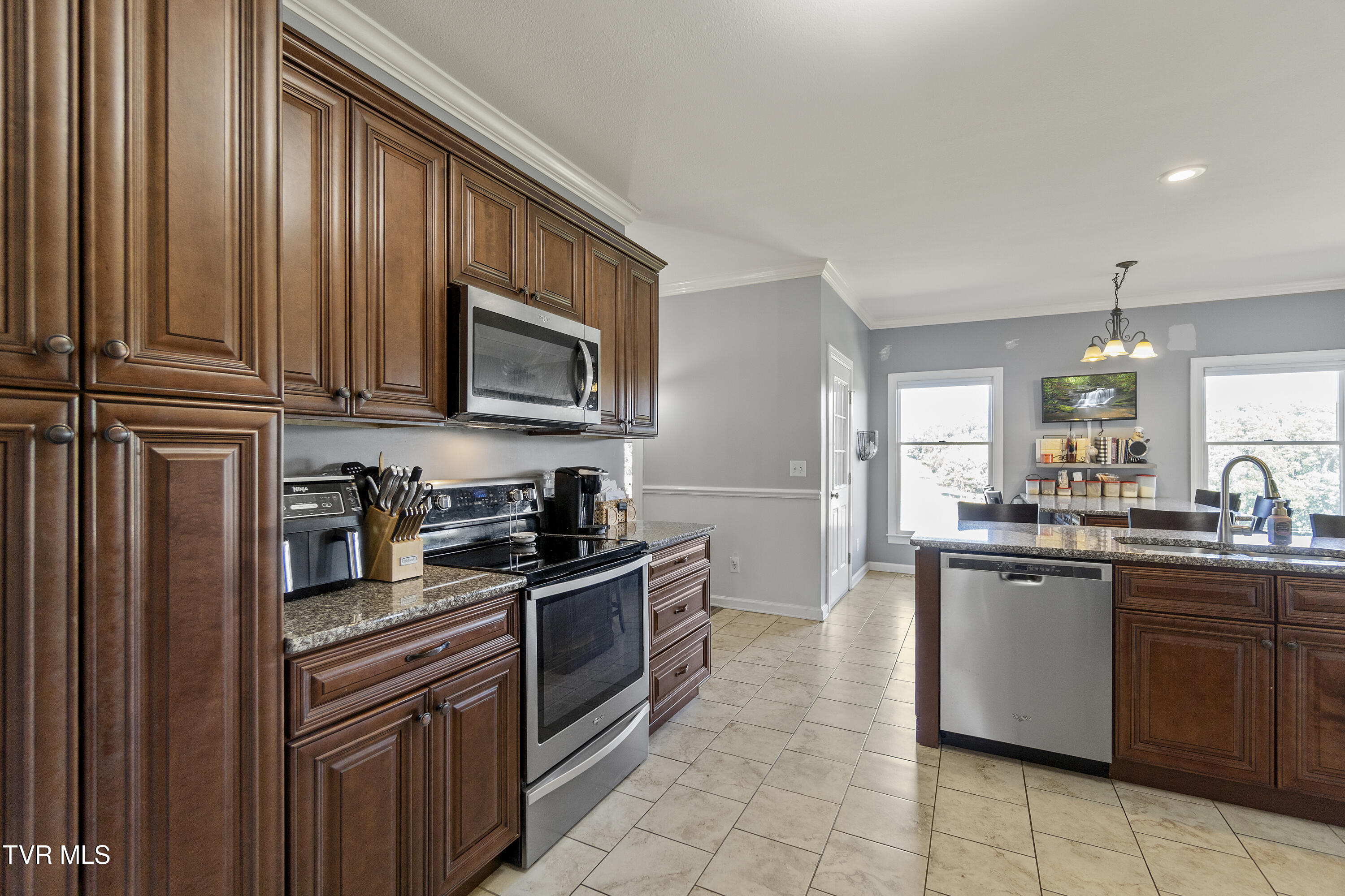 Greeneville, Tennessee, 37743, United States, 4 Bedrooms Bedrooms, ,3 BathroomsBathrooms,Residential,For Sale,1997780