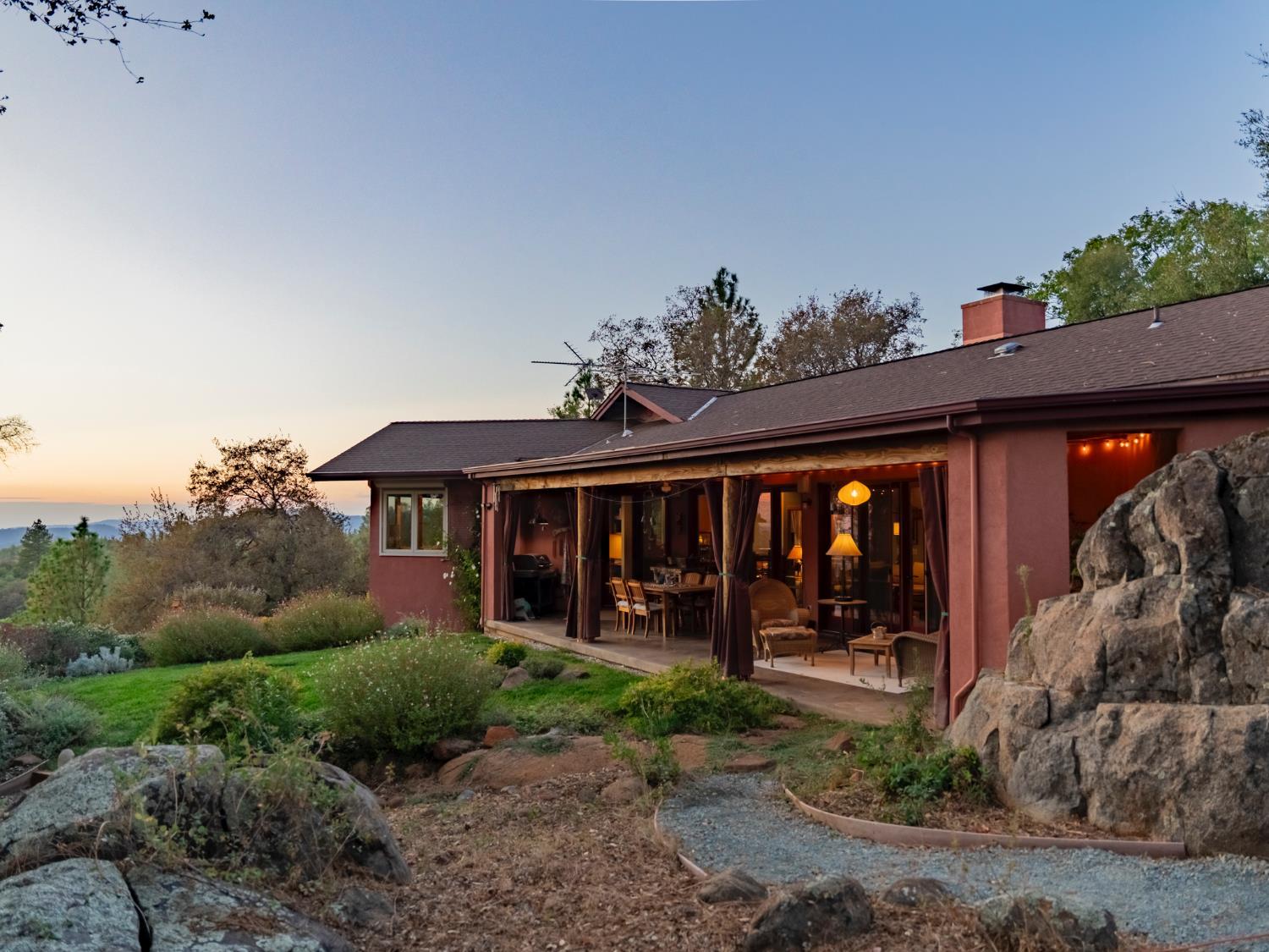 Nevada City, California, 95959, United States, 3 Bedrooms Bedrooms, ,3 BathroomsBathrooms,Residential,For Sale,1987910