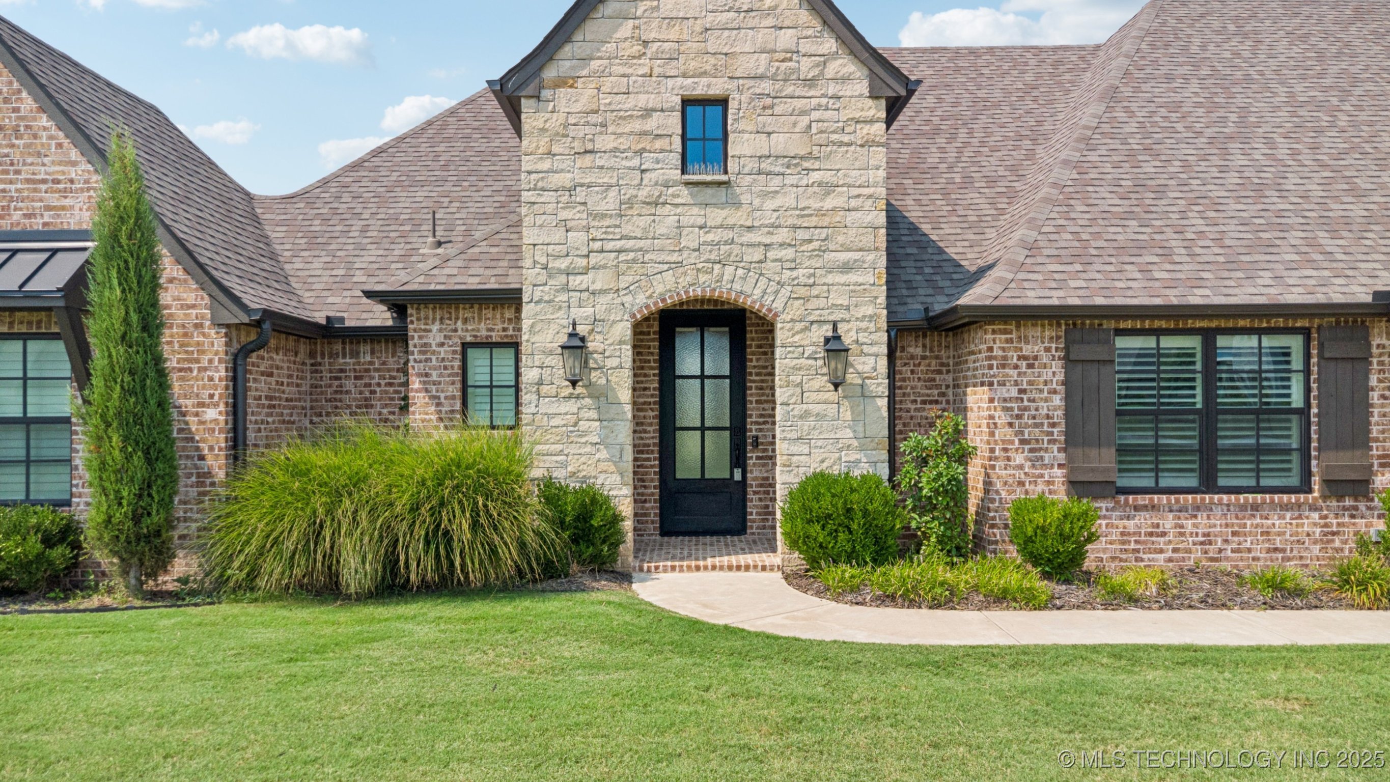 Owasso, Oklahoma, 74055, United States, 4 Bedrooms Bedrooms, ,4 BathroomsBathrooms,Residential,For Sale,1964106