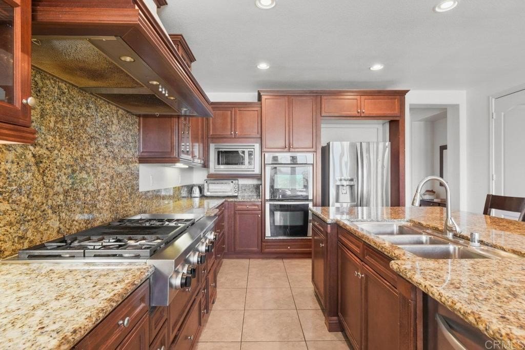 Chula Vista, California, 91914, United States, 4 Bedrooms Bedrooms, ,5 BathroomsBathrooms,Residential,For Sale,1906810