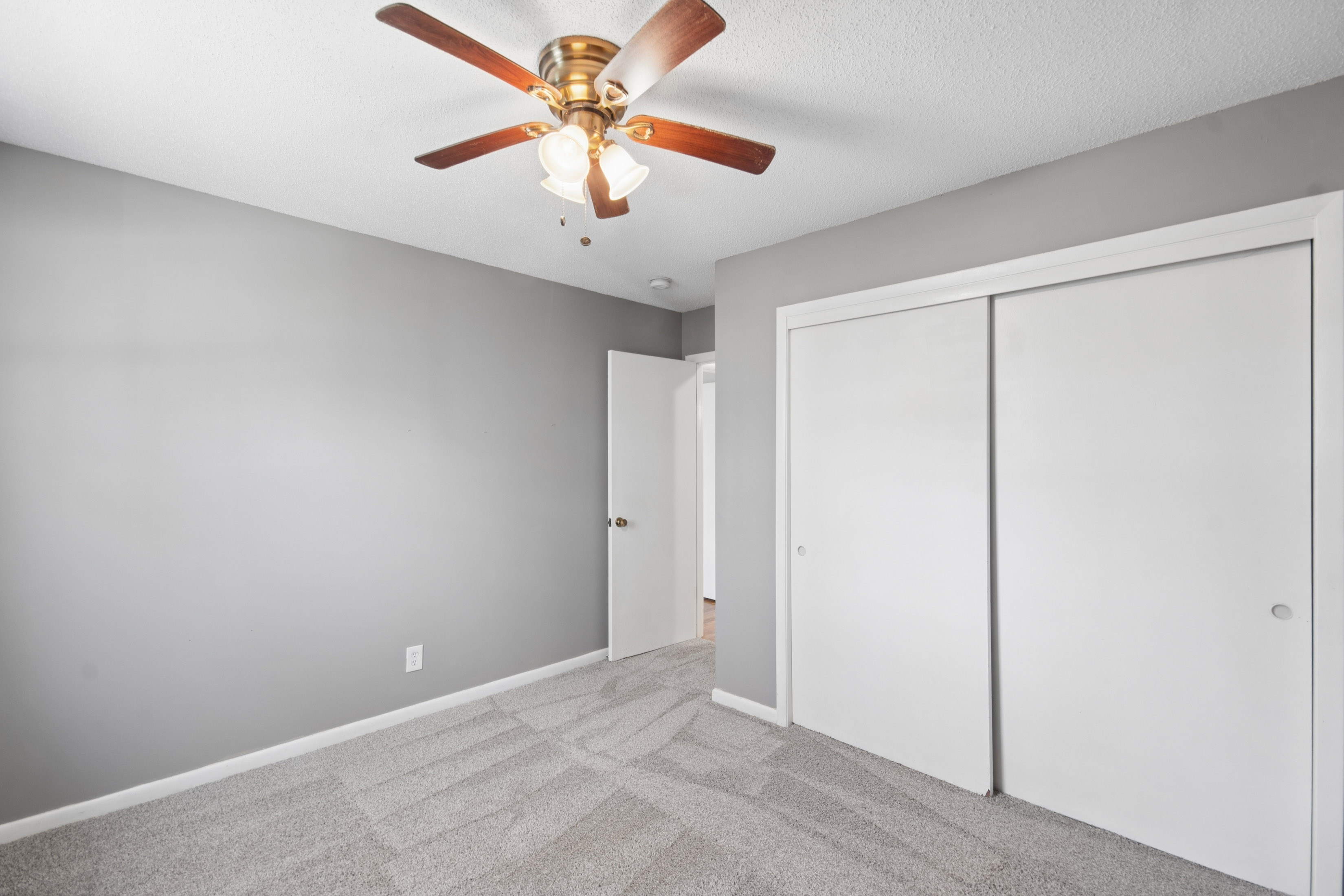  Rare Opportunity in Huntwood Neighborhood - 物件實景