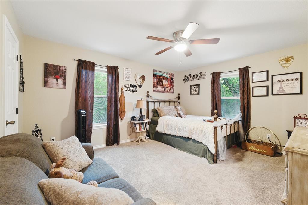 Weatherford, Texas, 76088, United States, 5 Bedrooms Bedrooms, ,4 BathroomsBathrooms,Residential,For Sale,1920303