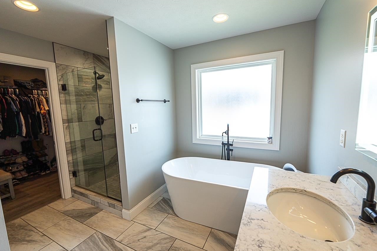 Proctorville, Ohio, 45669, United States, 5 Bedrooms Bedrooms, ,3 BathroomsBathrooms,Residential,For Sale,2049008