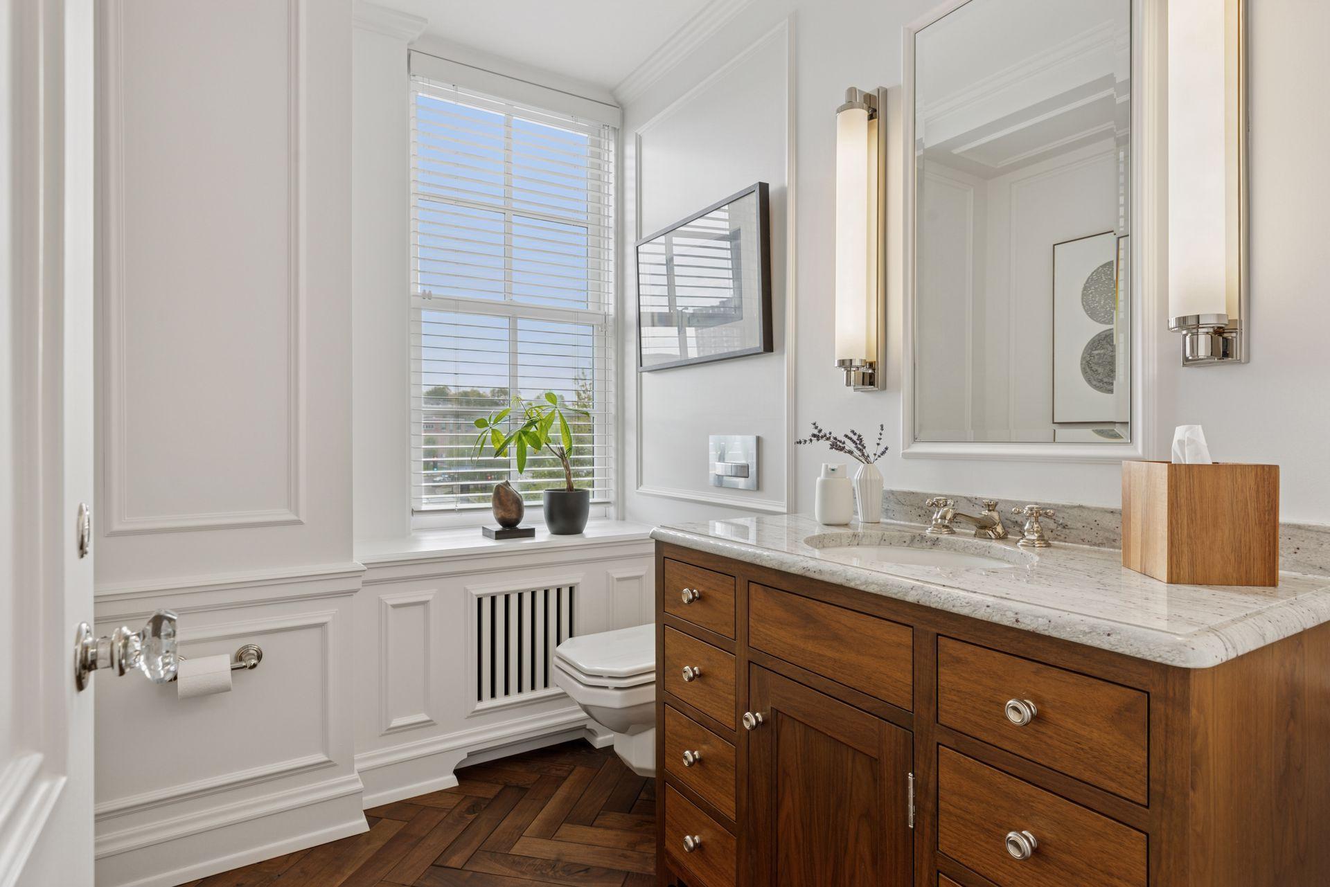 Minneapolis, Minnesota, 55403, United States, 2 Bedrooms Bedrooms, ,2 BathroomsBathrooms,Residential,For Sale,1926216