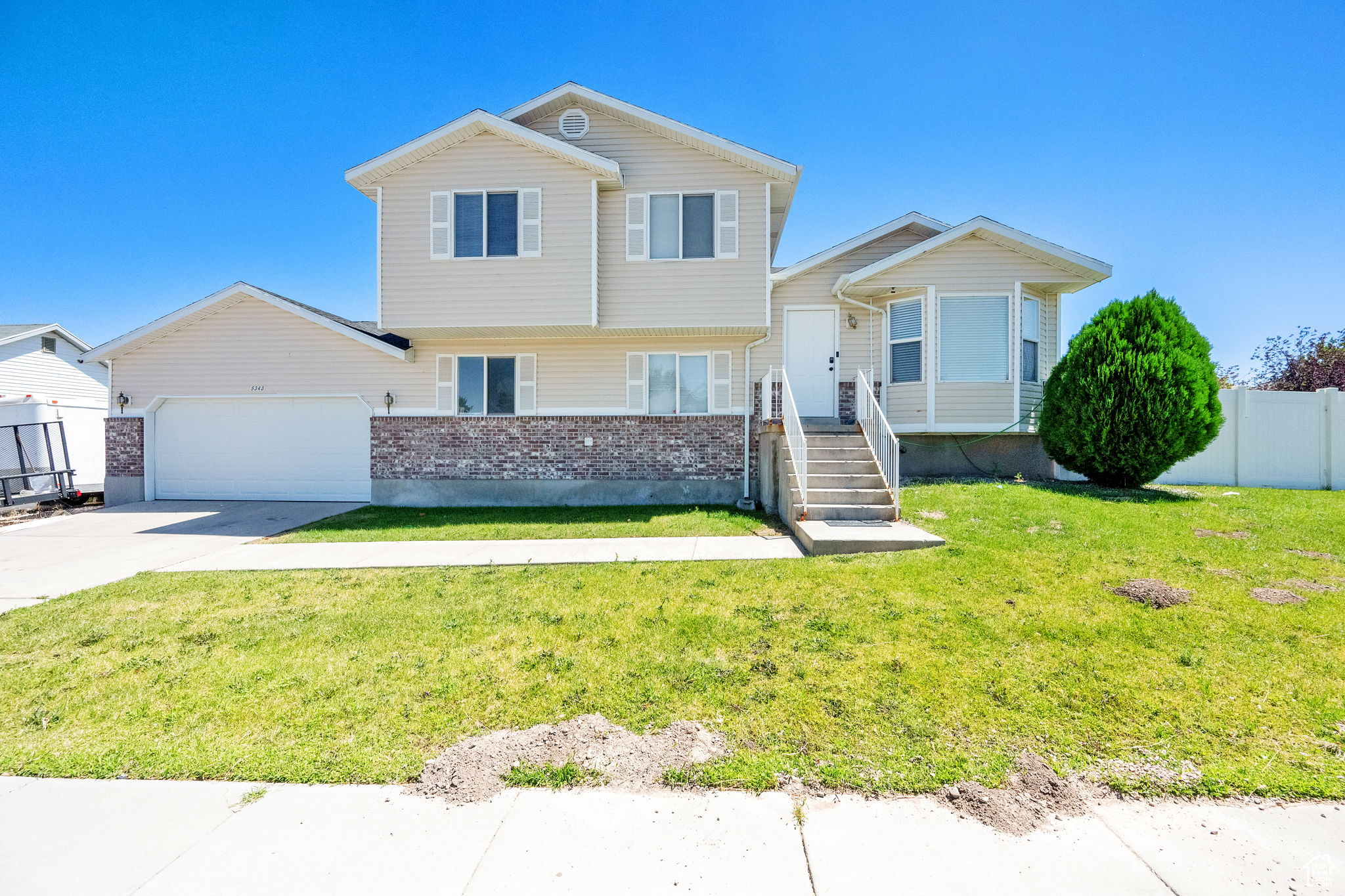 Salt Lake City, Utah, 84118, United States, 5 Bedrooms Bedrooms, ,3 BathroomsBathrooms,Residential,For Sale,1947588