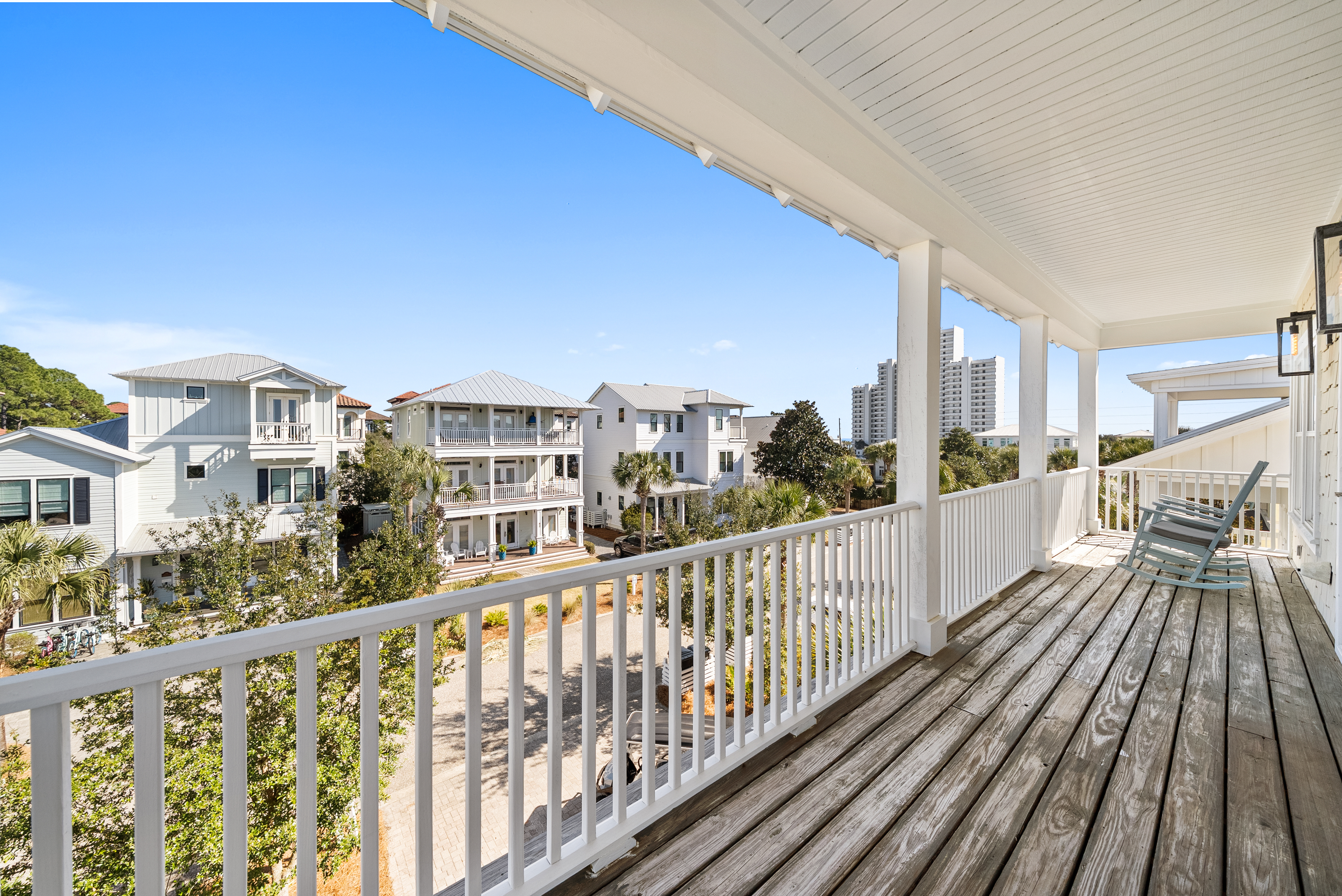  Three-Story Beach Retreat Near Public Beach Access And Local Favorites - 物件實景