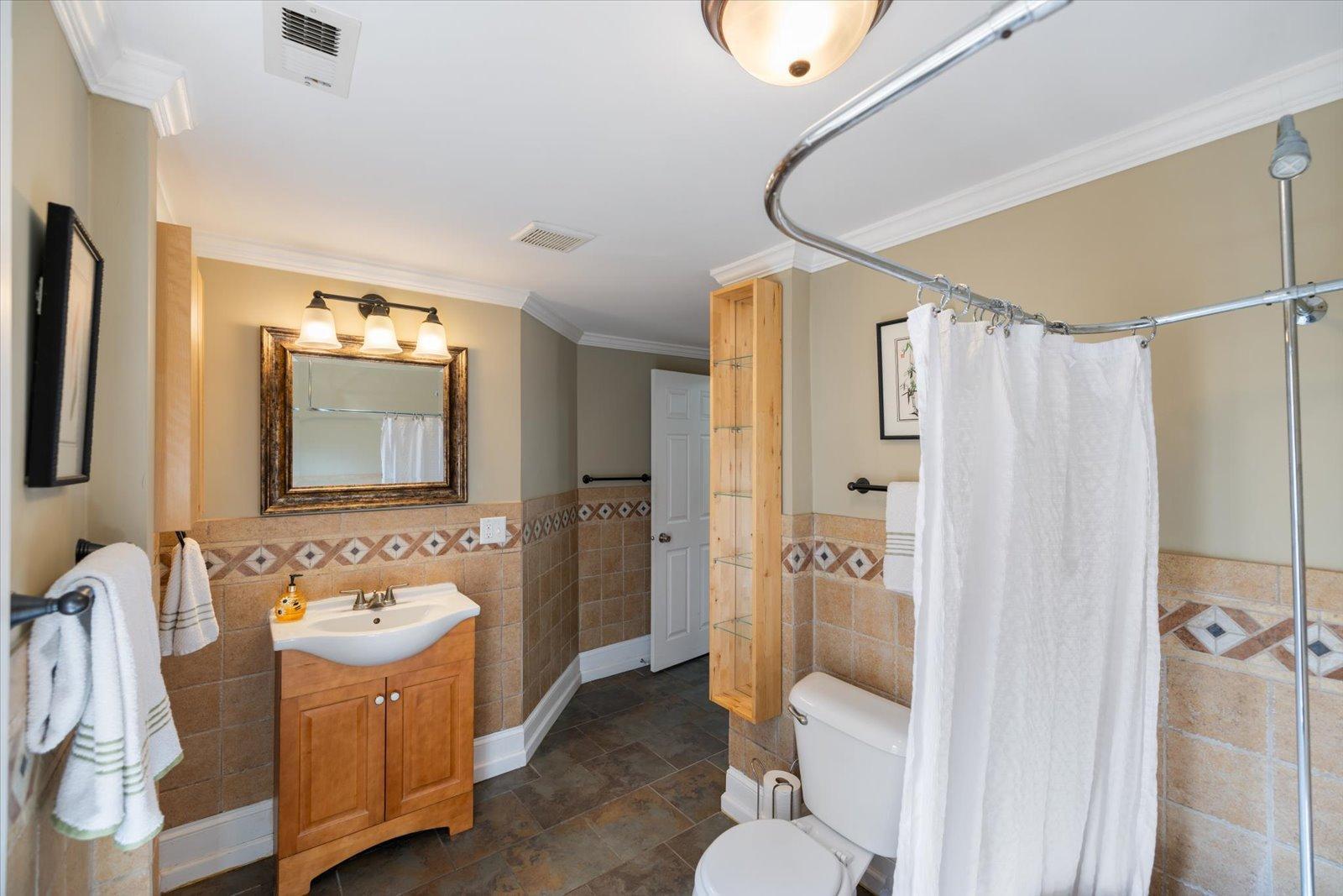 Minneapolis, Minnesota, 55418, United States, 4 Bedrooms Bedrooms, ,2 BathroomsBathrooms,Residential,For Sale,1970458