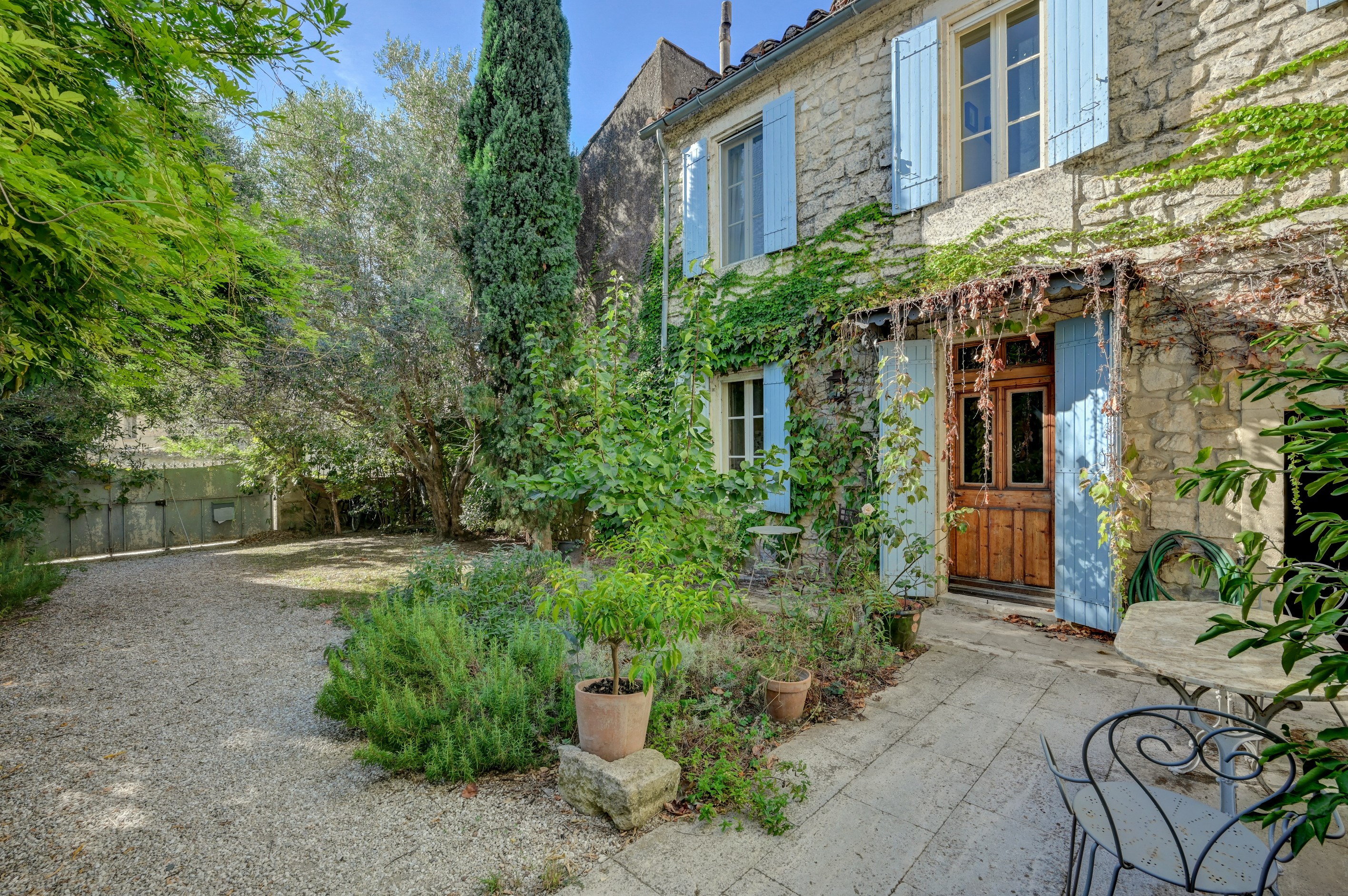 Characterful period house within walking distance of the center of Fontvieille. - 物件實景