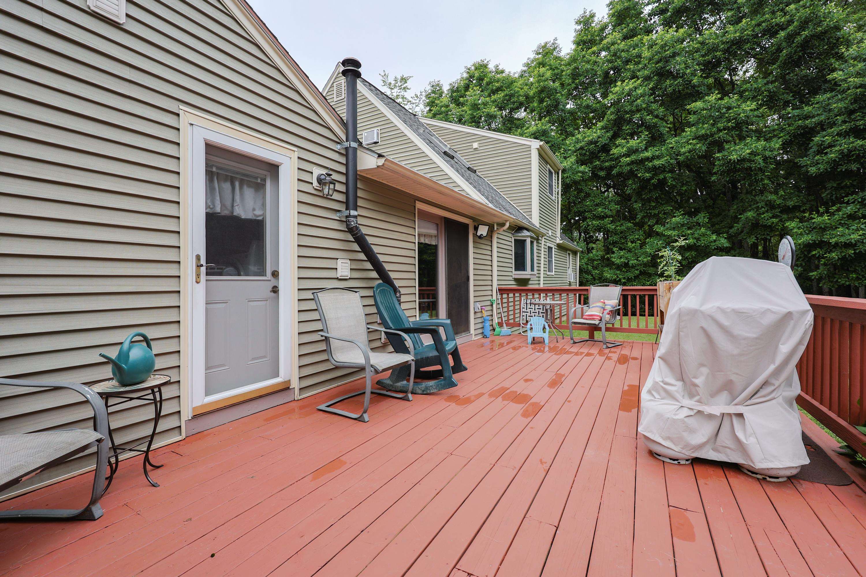 Hampstead, New Hampshire, 03826, United States, 4 Bedrooms Bedrooms, ,2 BathroomsBathrooms,Residential,For Sale,1890507
