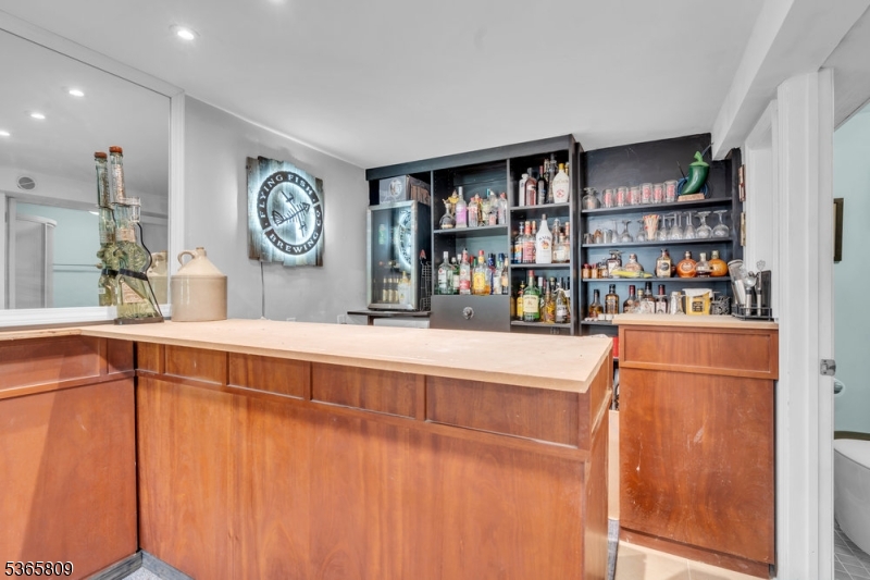 Franklin Twp., New Jersey, 07882, United States, 4 Bedrooms Bedrooms, ,3 BathroomsBathrooms,Residential,For Sale,1957120