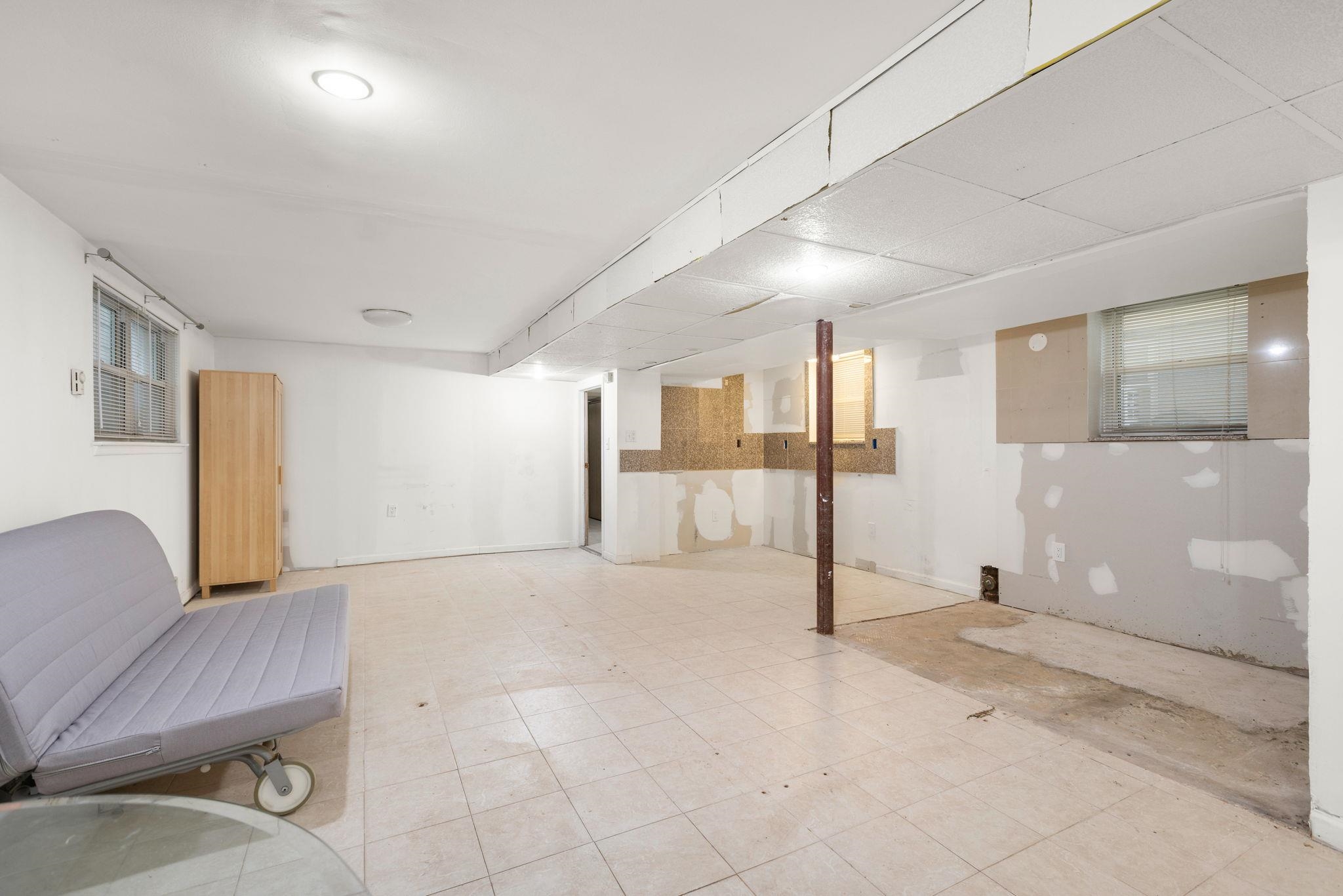 Harrison, New Jersey, 07029, United States, 6 Bedrooms Bedrooms, ,2 BathroomsBathrooms,Residential,For Sale,1991185