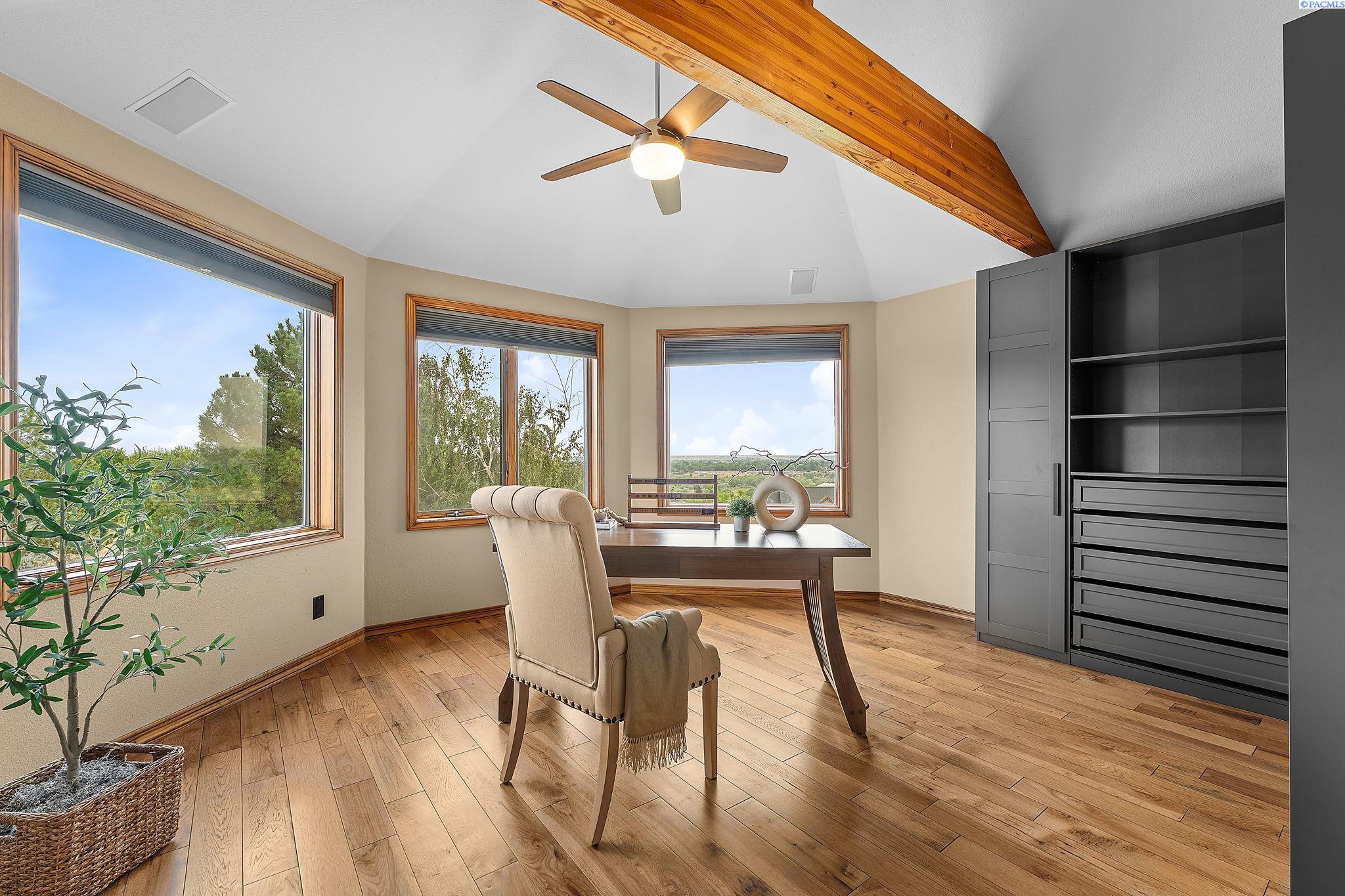 West Richland, Washington, 99353, United States, 5 Bedrooms Bedrooms, ,3 BathroomsBathrooms,Residential,For Sale,1906859