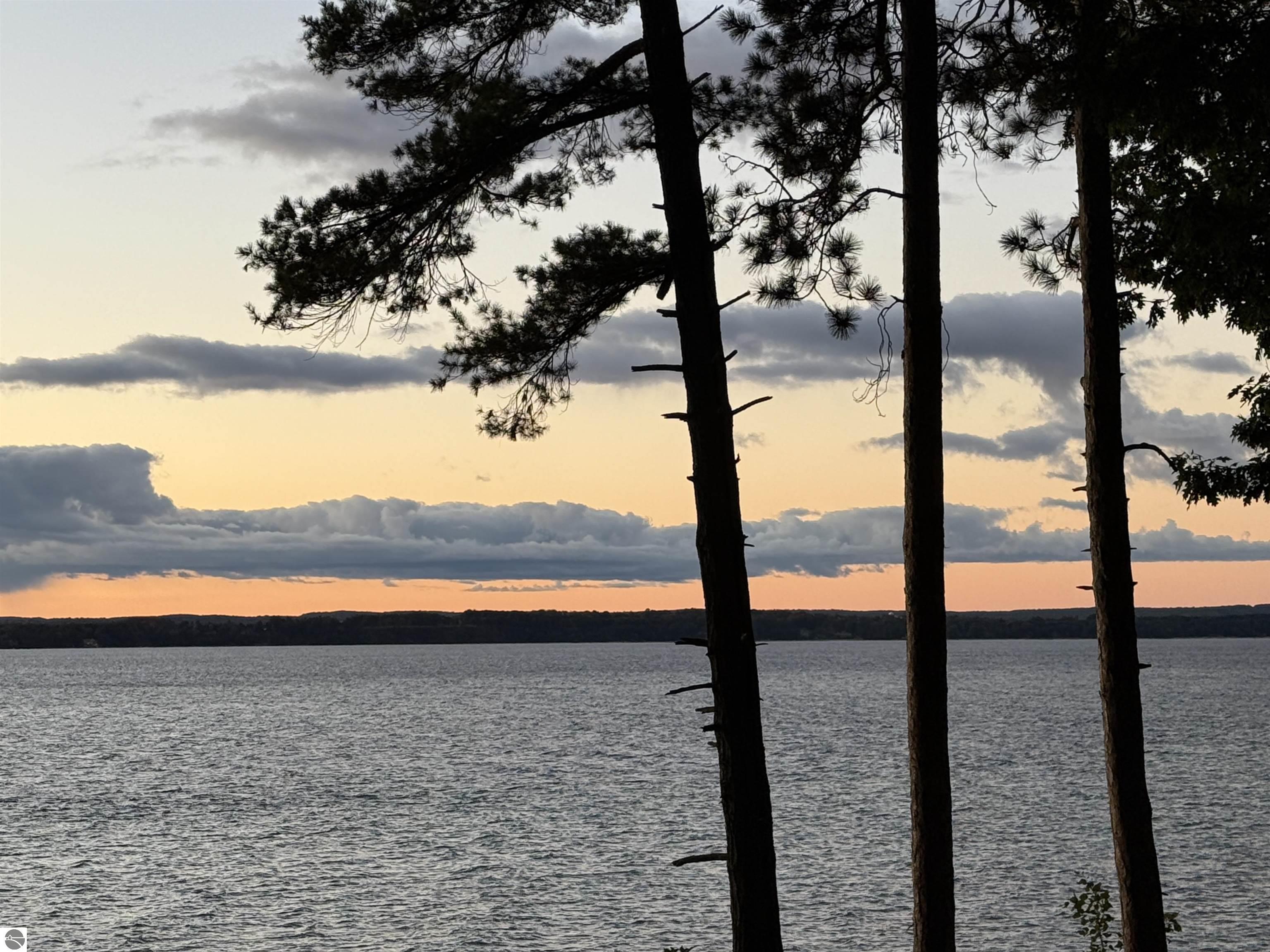 Traverse City, Michigan, 49686, United States, 3 Bedrooms Bedrooms, ,1 BathroomBathrooms,Residential,For Sale,2048667