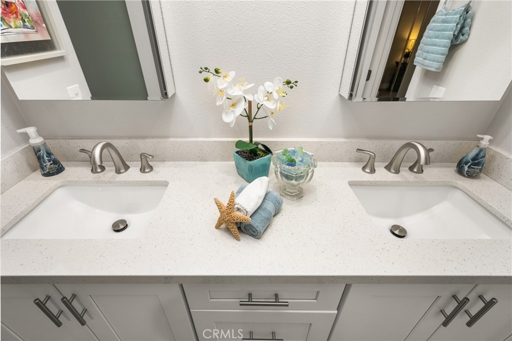 Rancho Santa Margarita, California, 92688, United States, 2 Bedrooms Bedrooms, ,1 BathroomBathrooms,Residential,For Sale,1819932