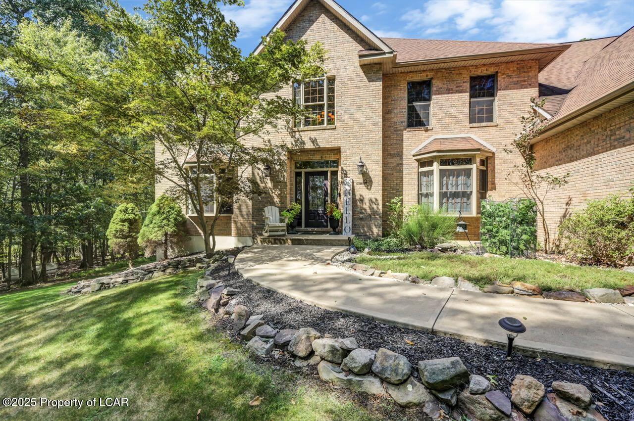 Mountain Top, Pennsylvania, 18707, United States, 4 Bedrooms Bedrooms, ,5 BathroomsBathrooms,Residential,For Sale,1944925