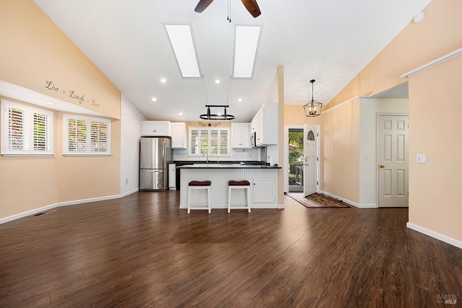 Graton, California, 95444, United States, 3 Bedrooms Bedrooms, ,2 BathroomsBathrooms,Residential,For Sale,1994914