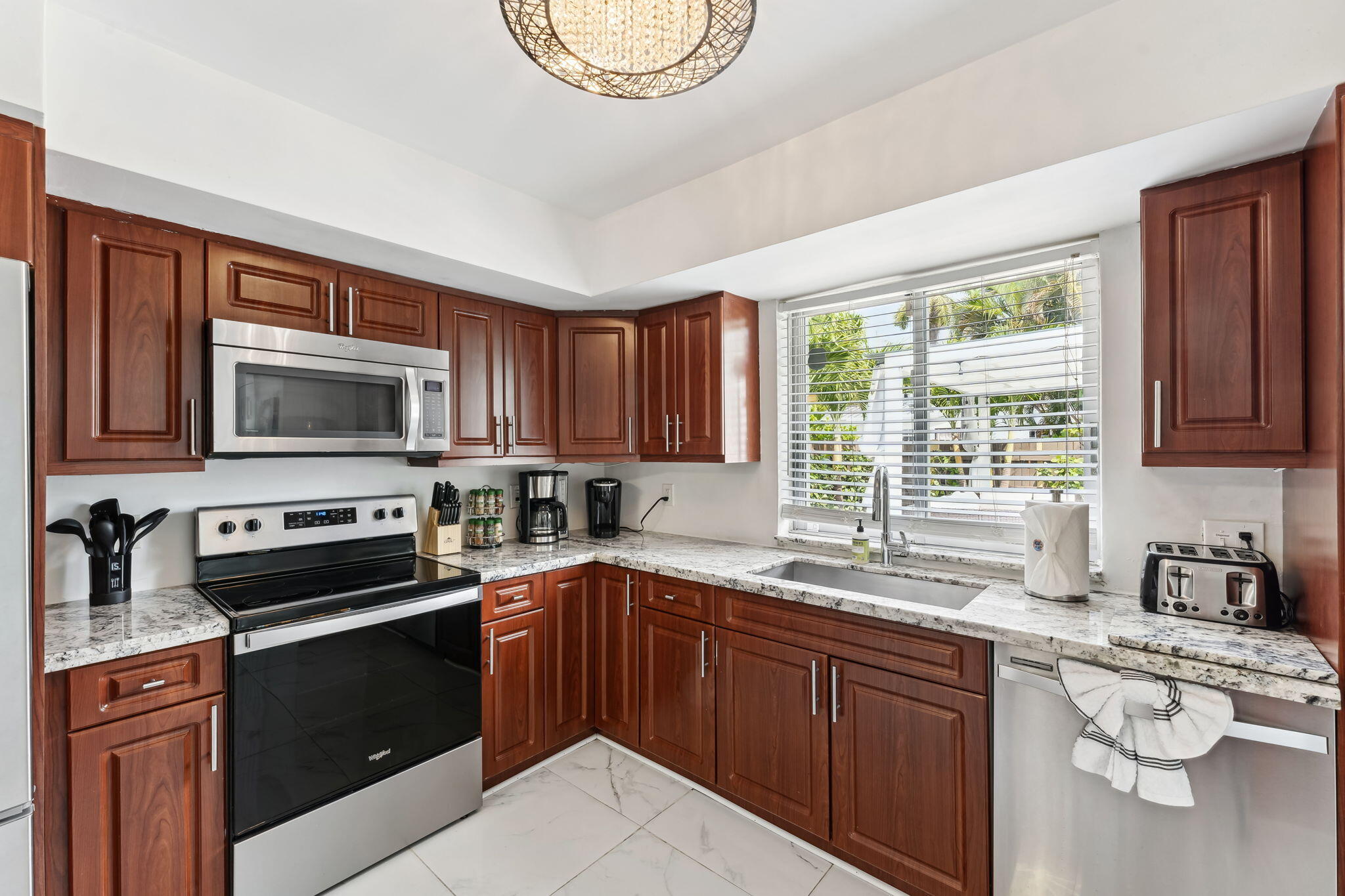 Hollywood, Florida, 33019, United States, 4 Bedrooms Bedrooms, ,3 BathroomsBathrooms,Residential,For Sale,1934699